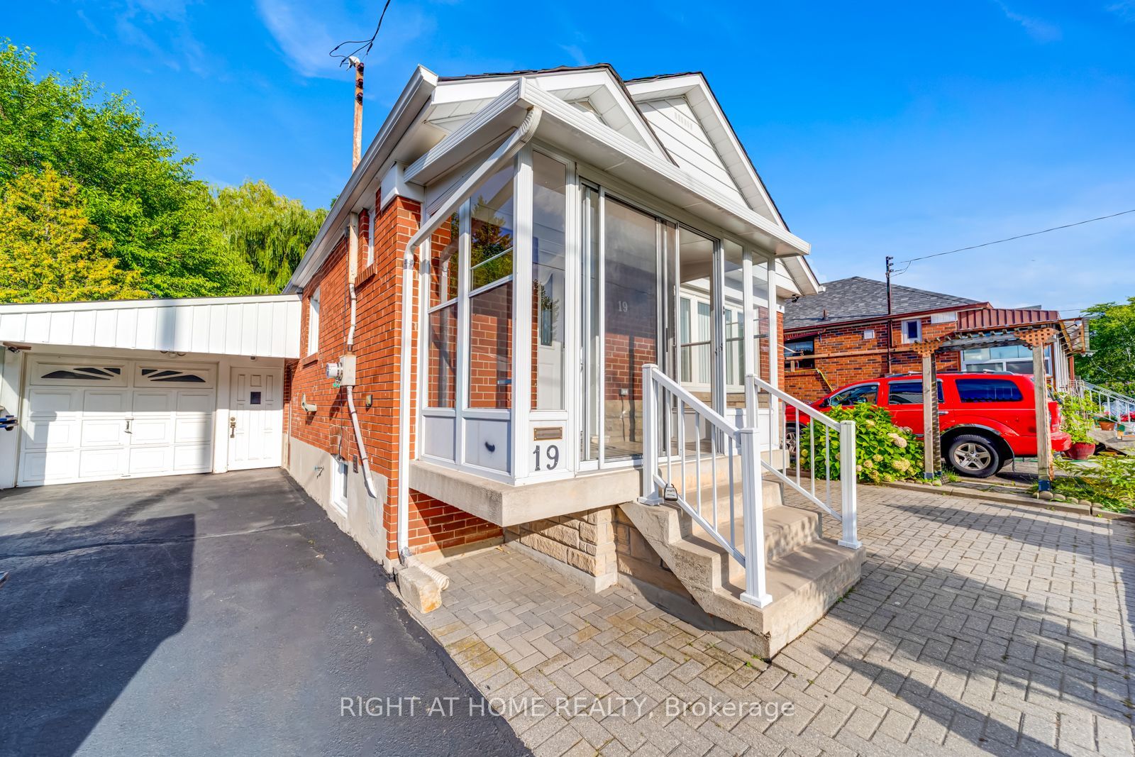 19 Martorino Drive, Toronto, ON M1K 2J1 photo 3
