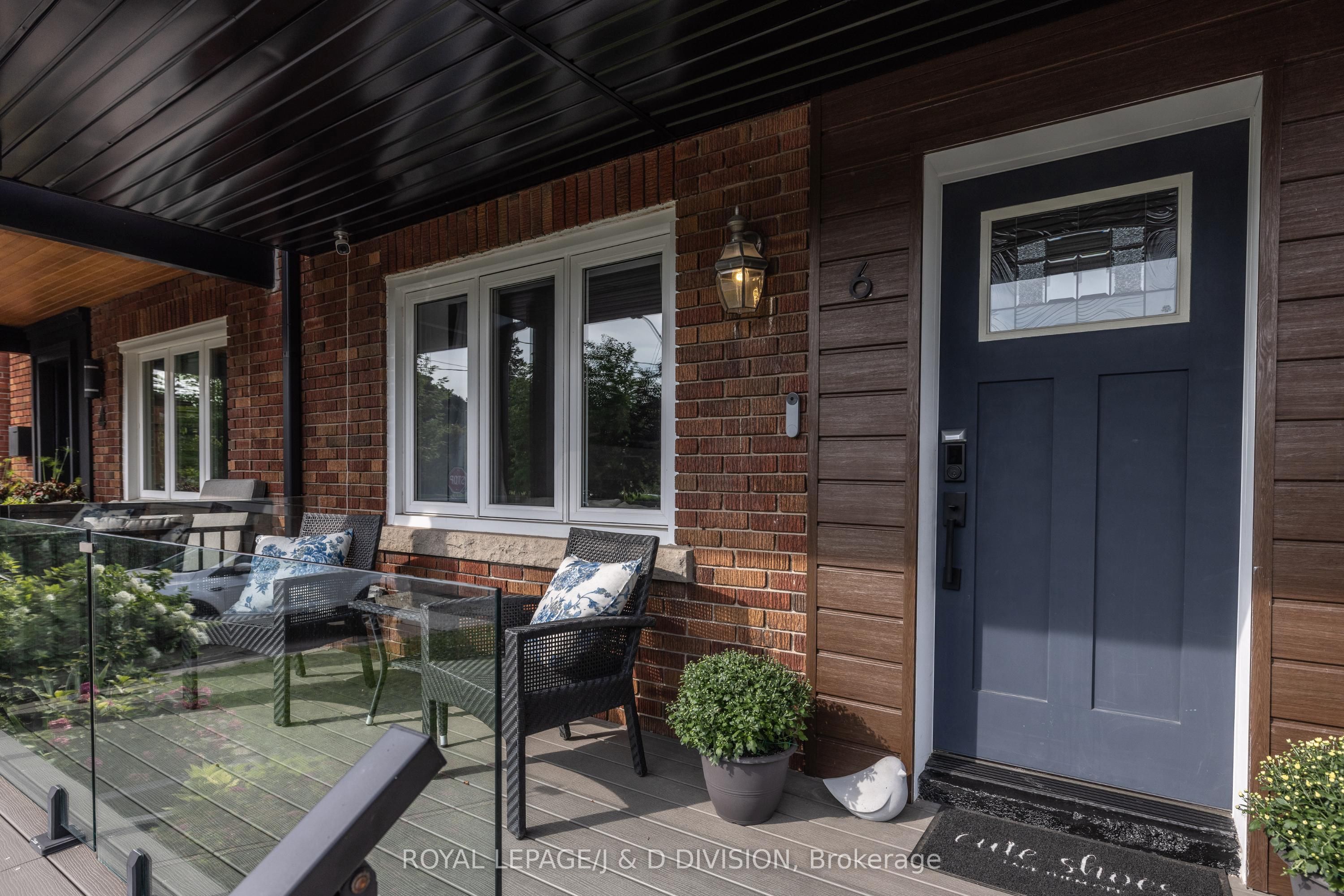 6 Lankin Boulevard, Toronto, ON M4J 4W8 photo 5