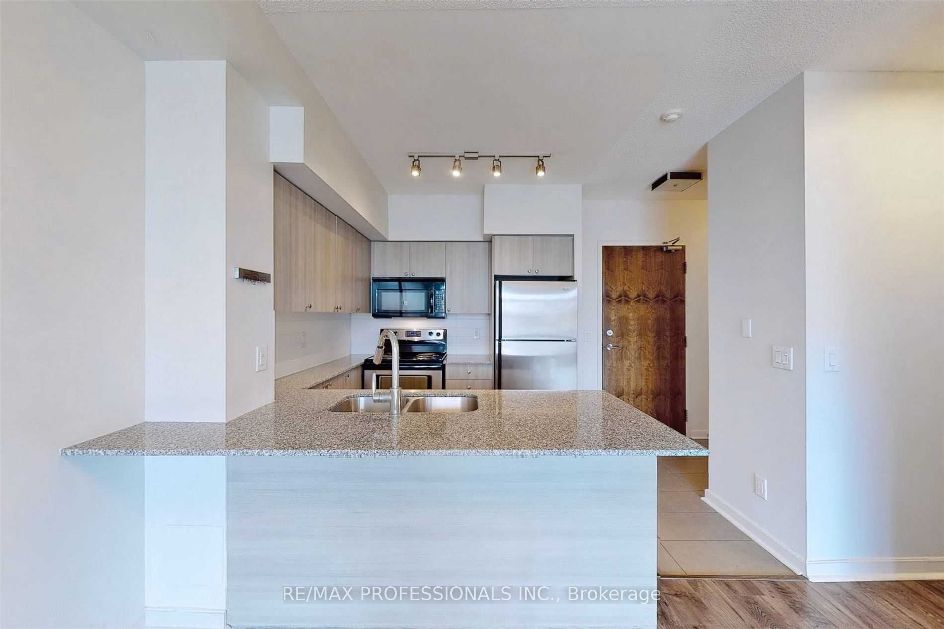 1235 Bayly Street 313, Pickering, ON L1W 1L7 photo 5
