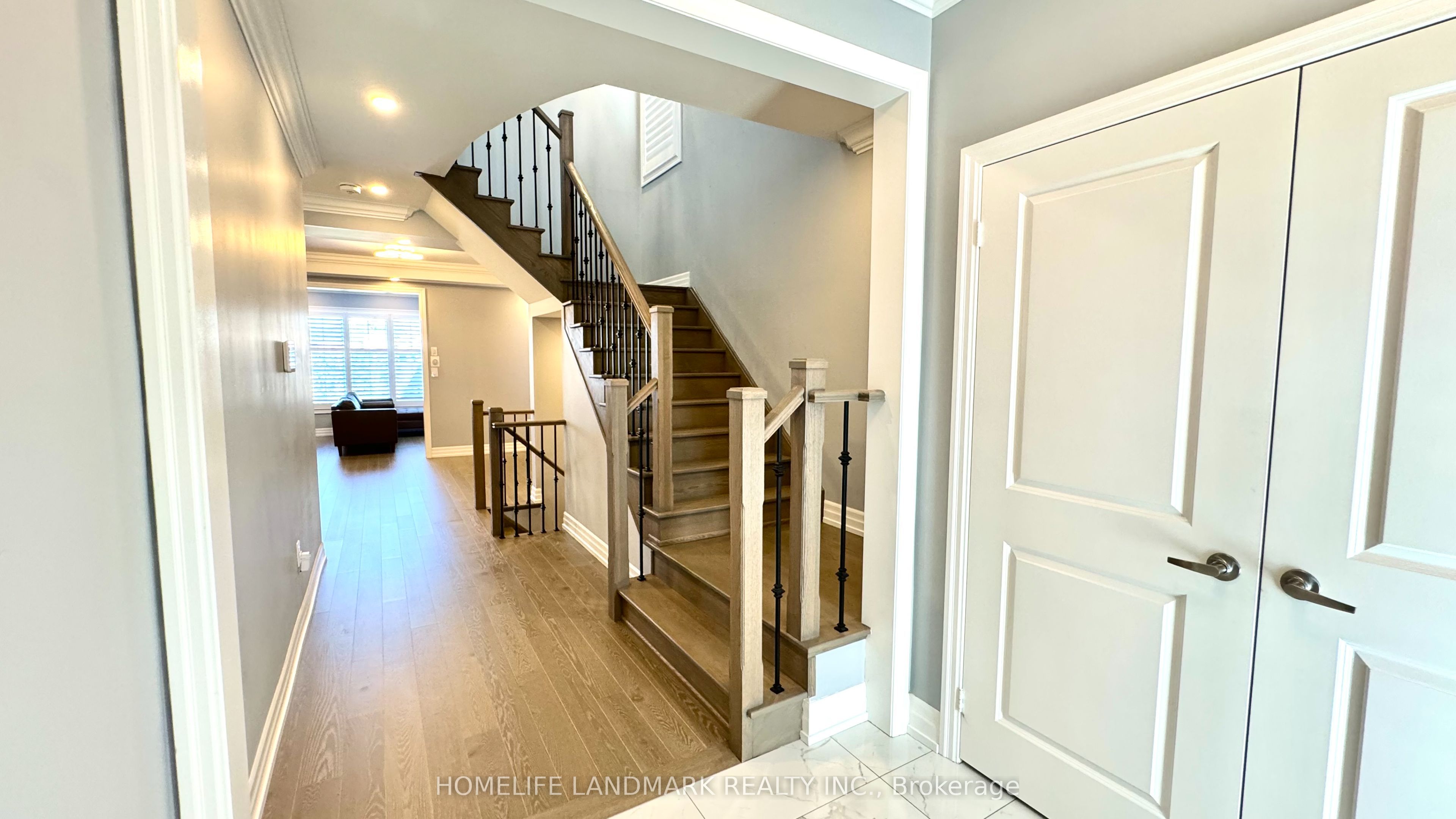 74 Christine Elliott Avenue, Whitby, ON L1P 0E1 photo 2