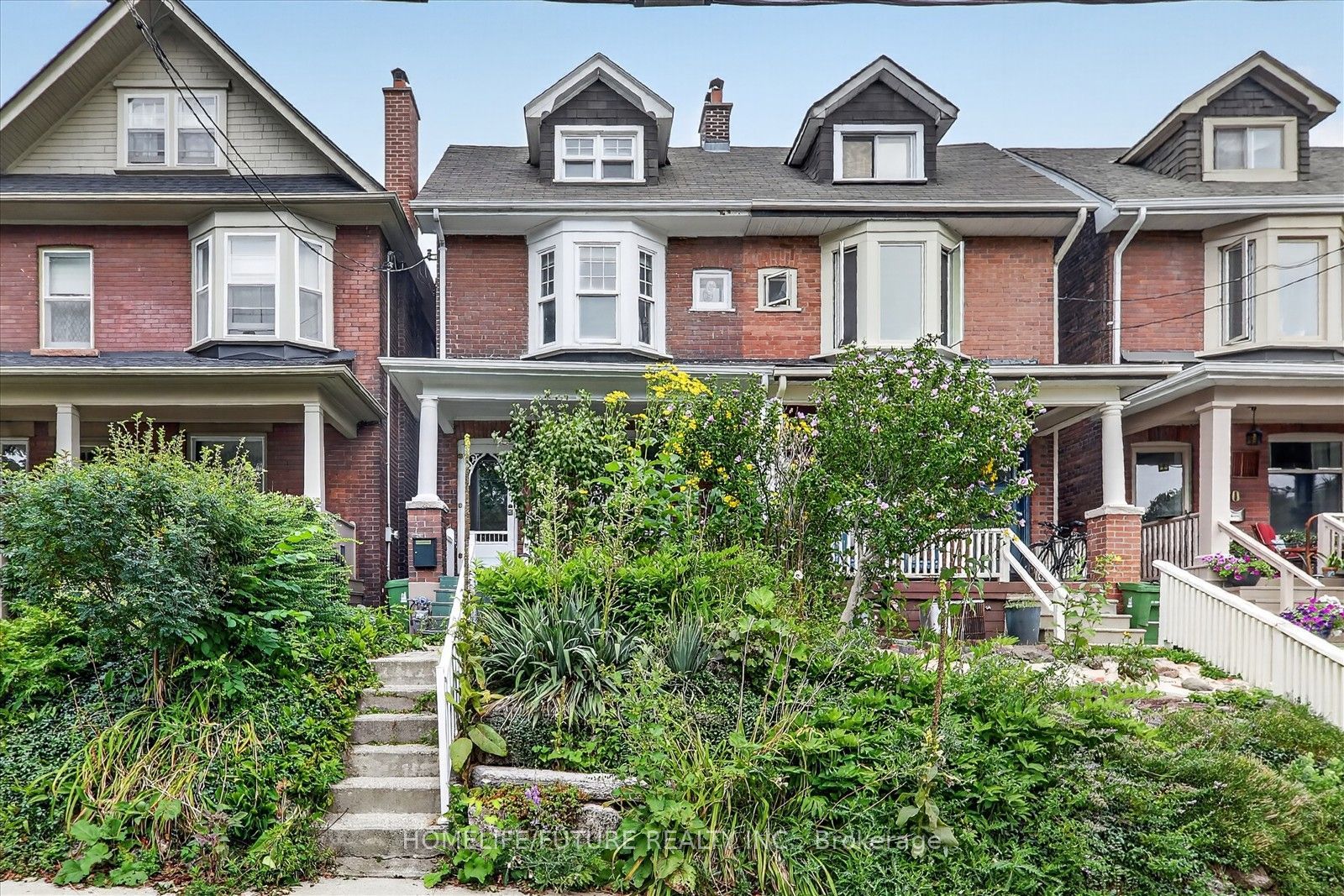 56 Sparkhall Avenue, Toronto, ON M4K 1G6