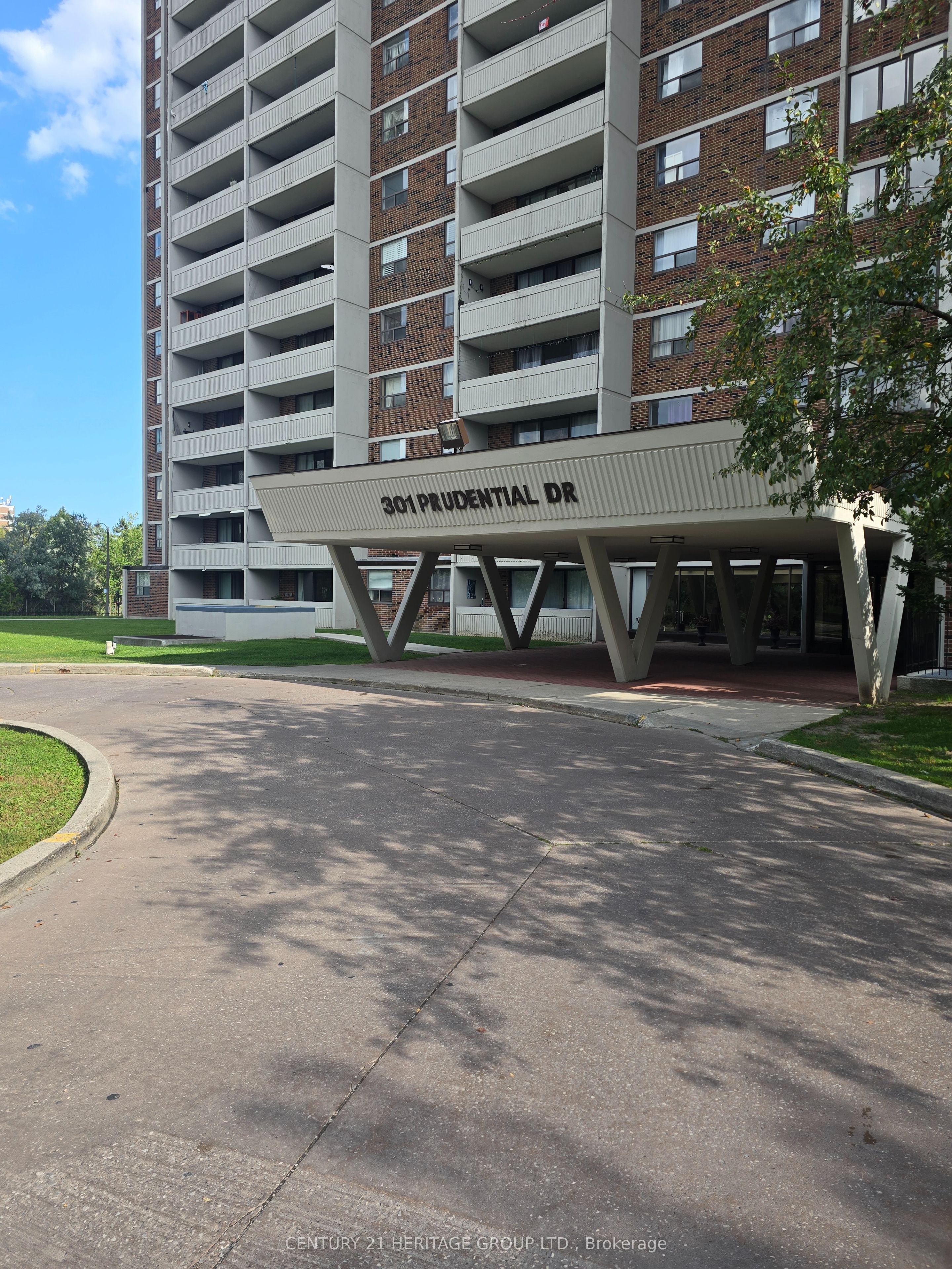 301 Prudential Drive 1708, Toronto, ON M1P 4V3 photo 2