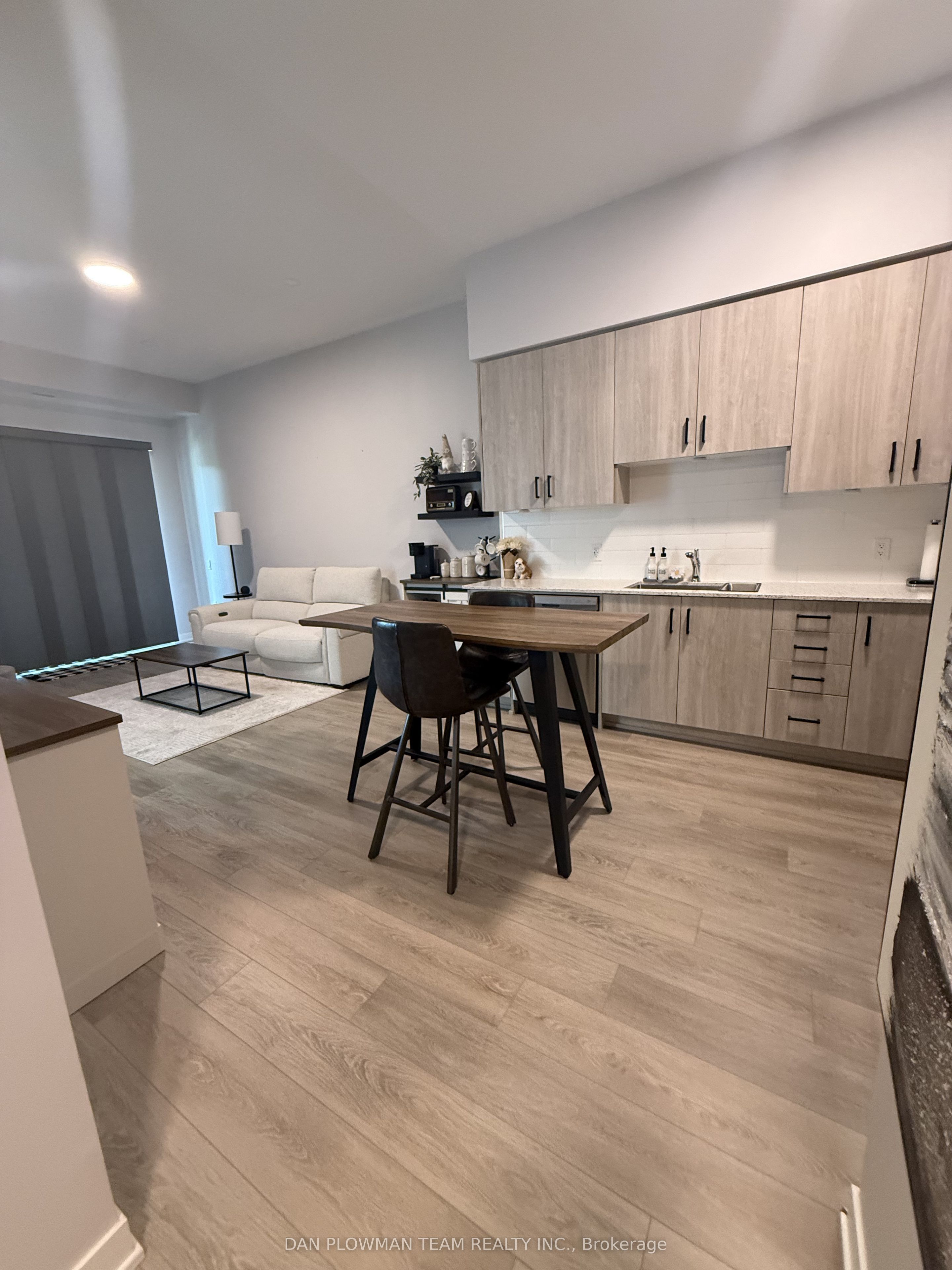 385 Arctic Red Drive 112, Oshawa, ON L1L 0W9 photo 4