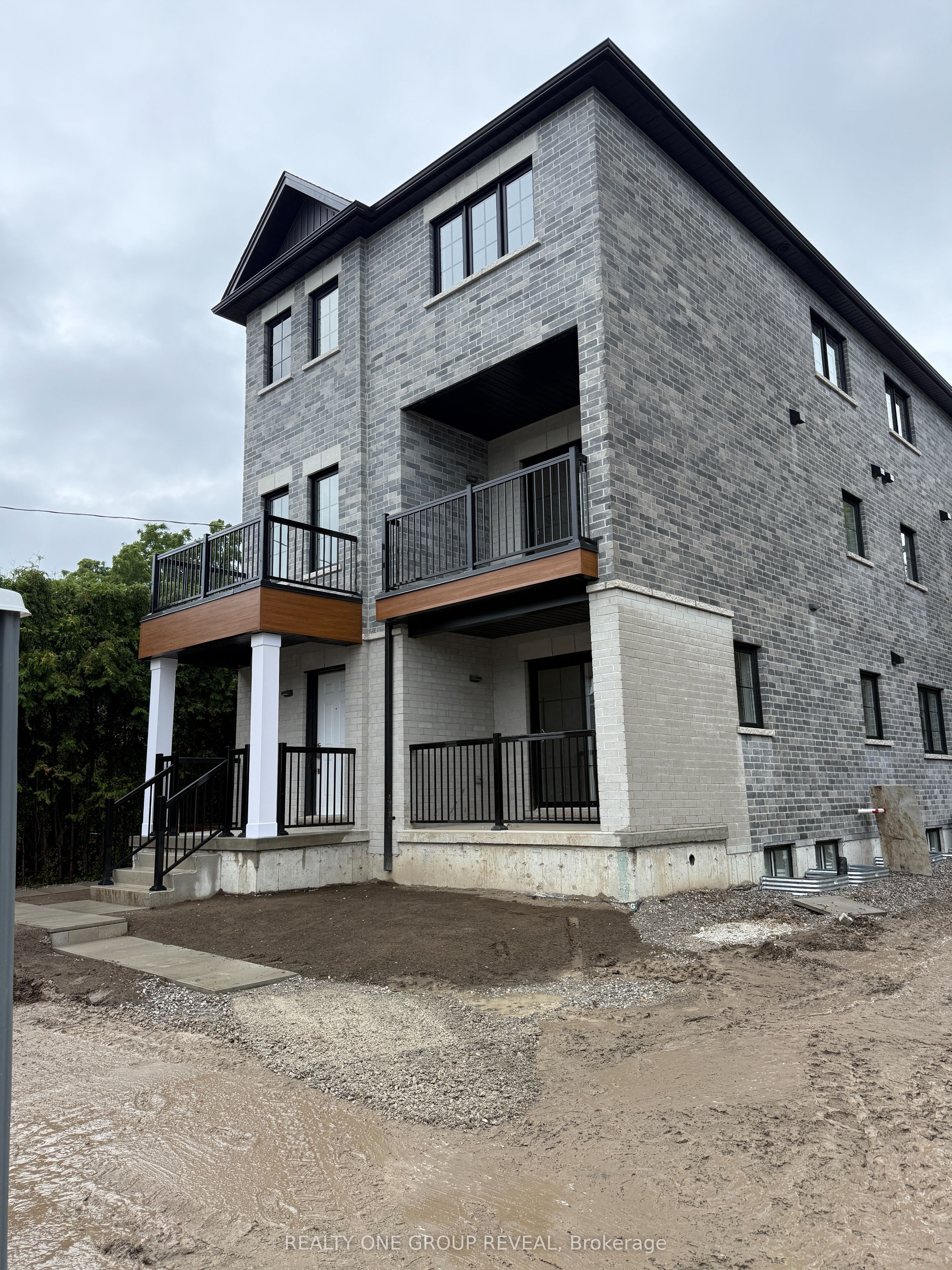 24 Queen Street 1, Clarington, ON L1C 1M2