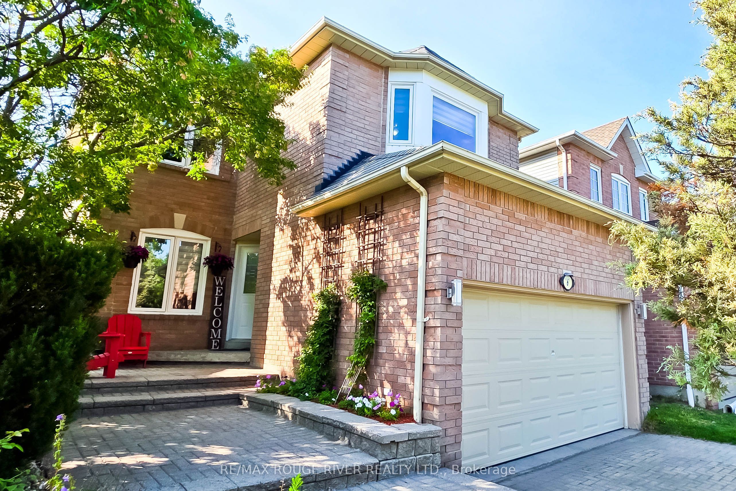 6 Knotty Pine Drive, Whitby, ON L1R 2J6