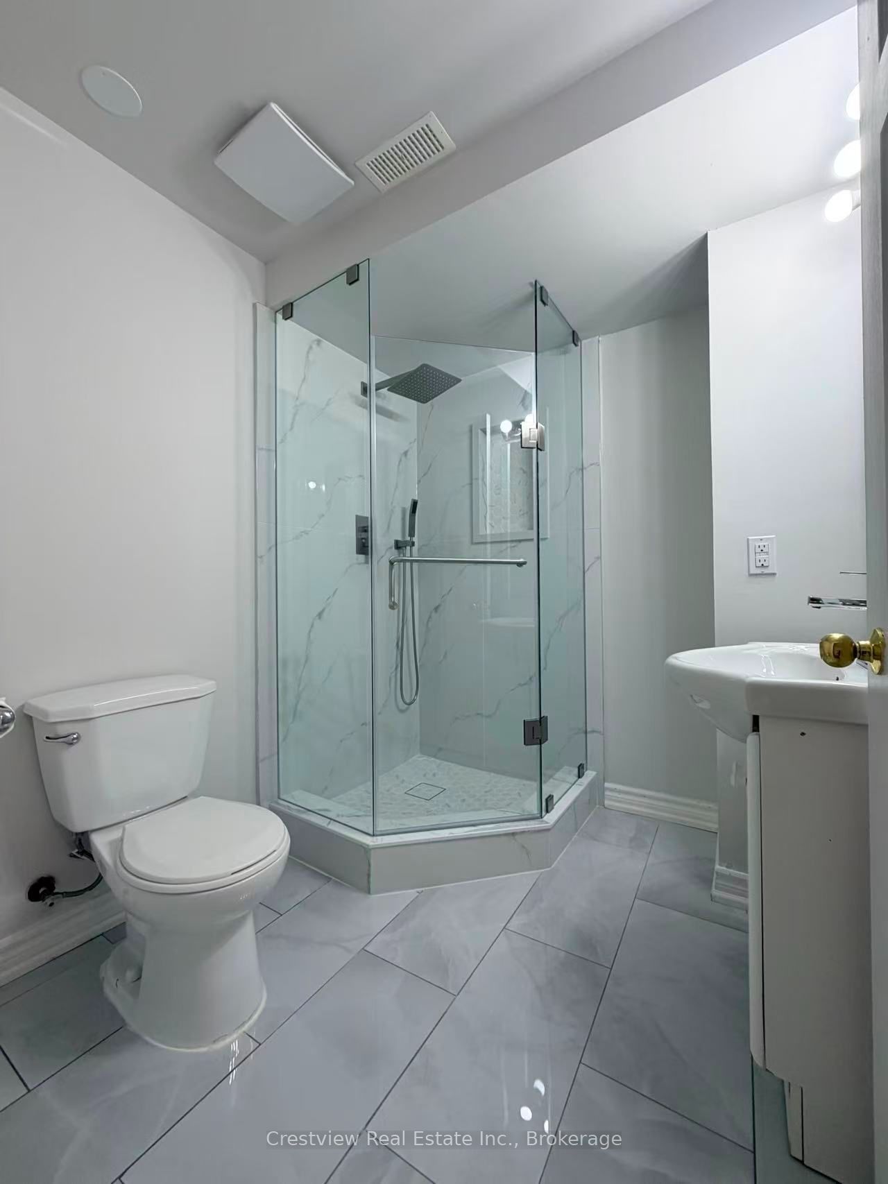 15 Wetherburn Drive, Whitby, ON L1P 1M6 photo 4