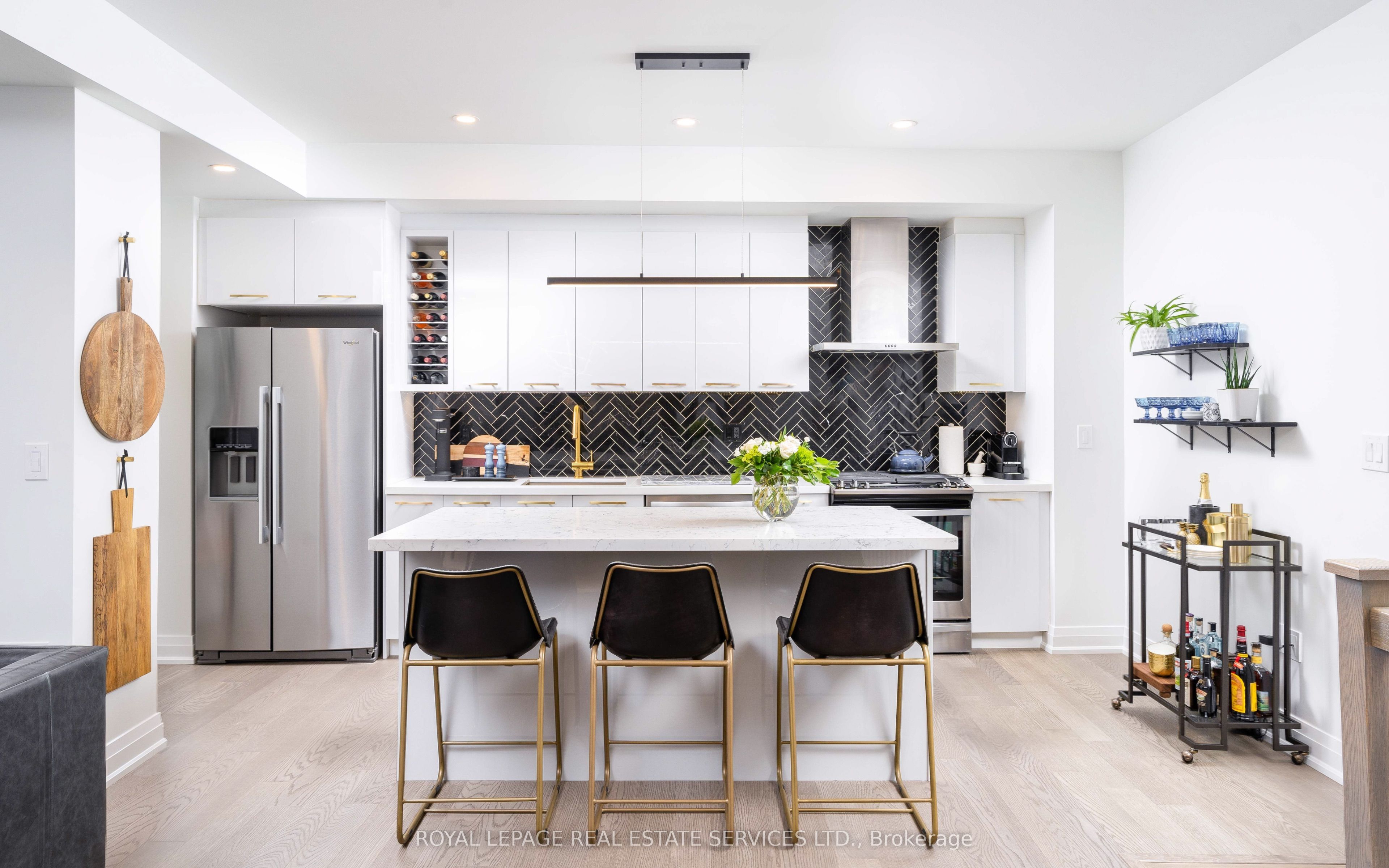 169 Jones Avenue 2, Toronto, ON M4M 3A2 photo 3