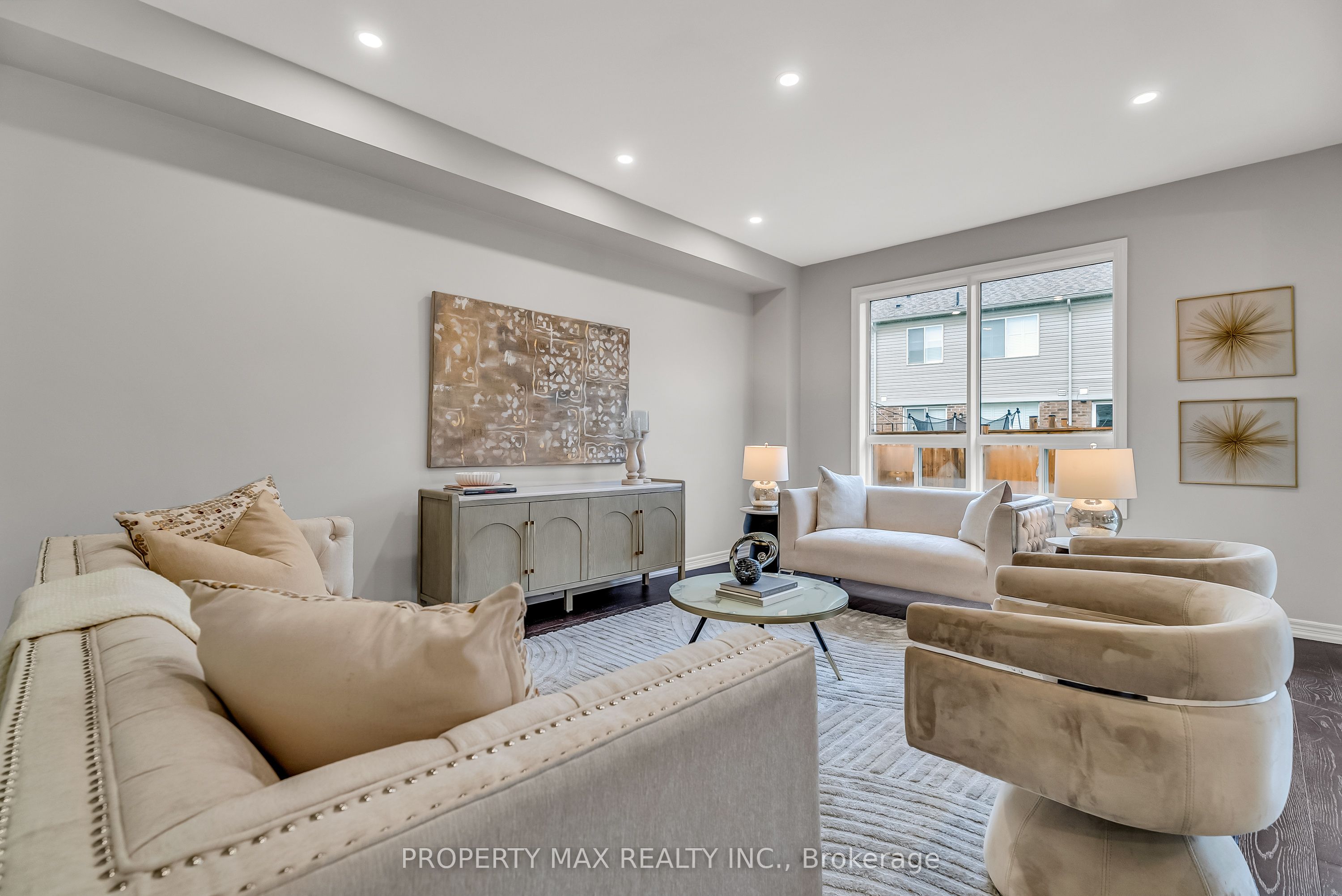 40 Britannia Avenue E, Oshawa, ON L1L 0C1 photo 5