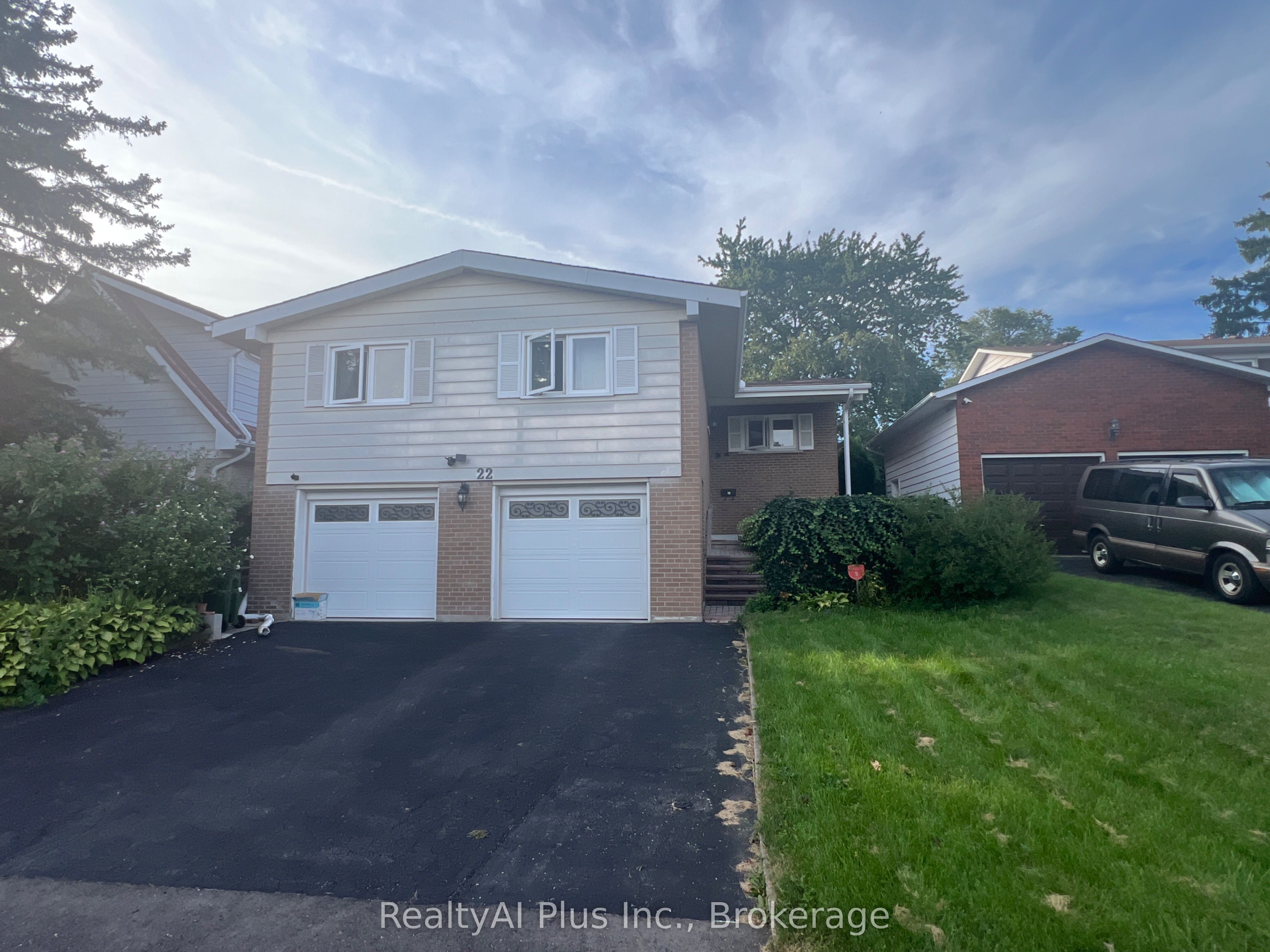22 Havendale Road Lower, Toronto, ON M1S 1E1