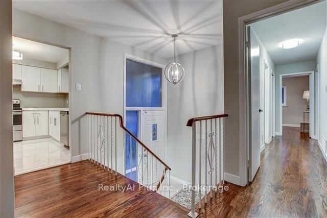 22 Havendale Road Lower, Toronto, ON M1S 1E1 photo 3