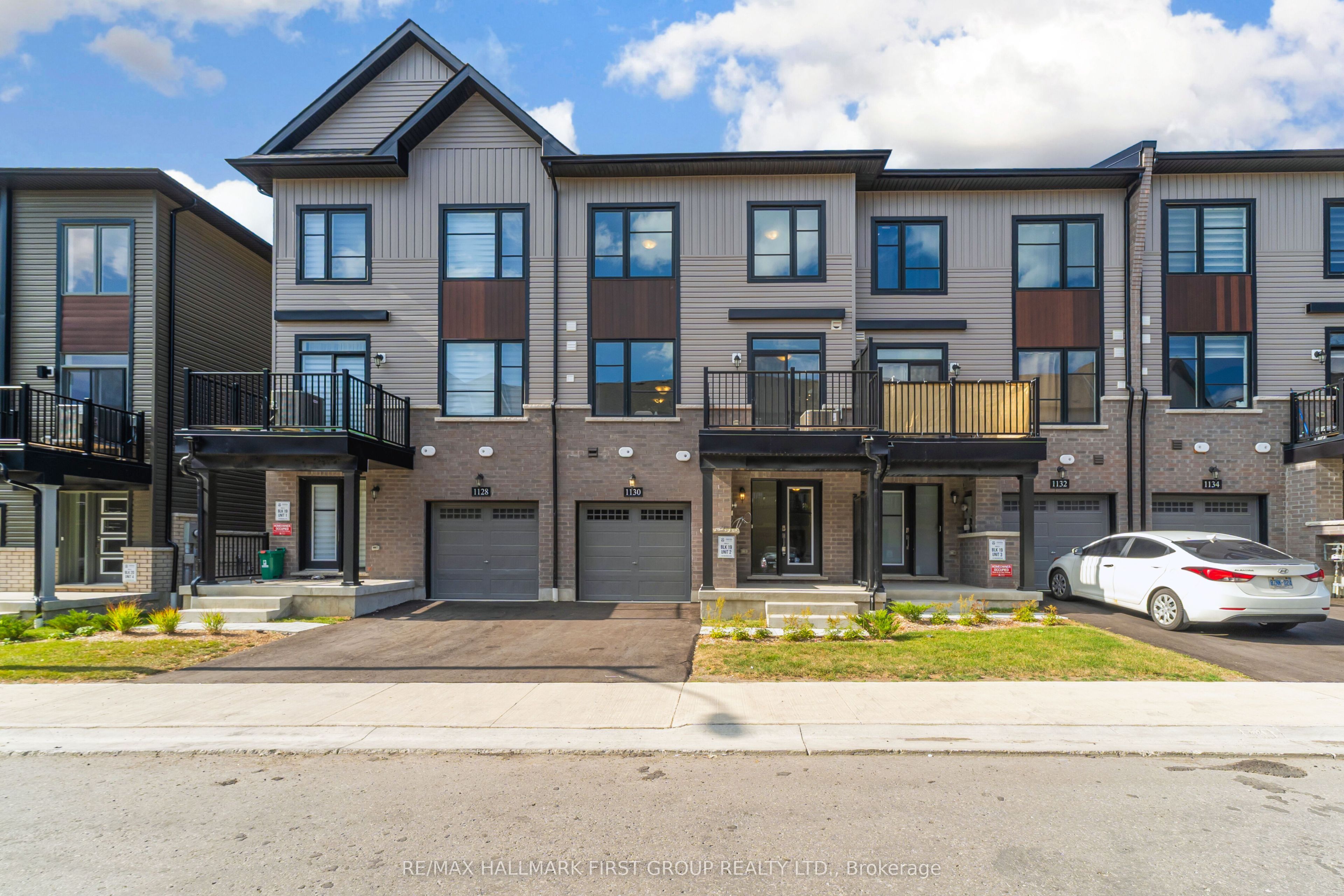 1130 Greentree Path, Oshawa, ON L1H 8L7