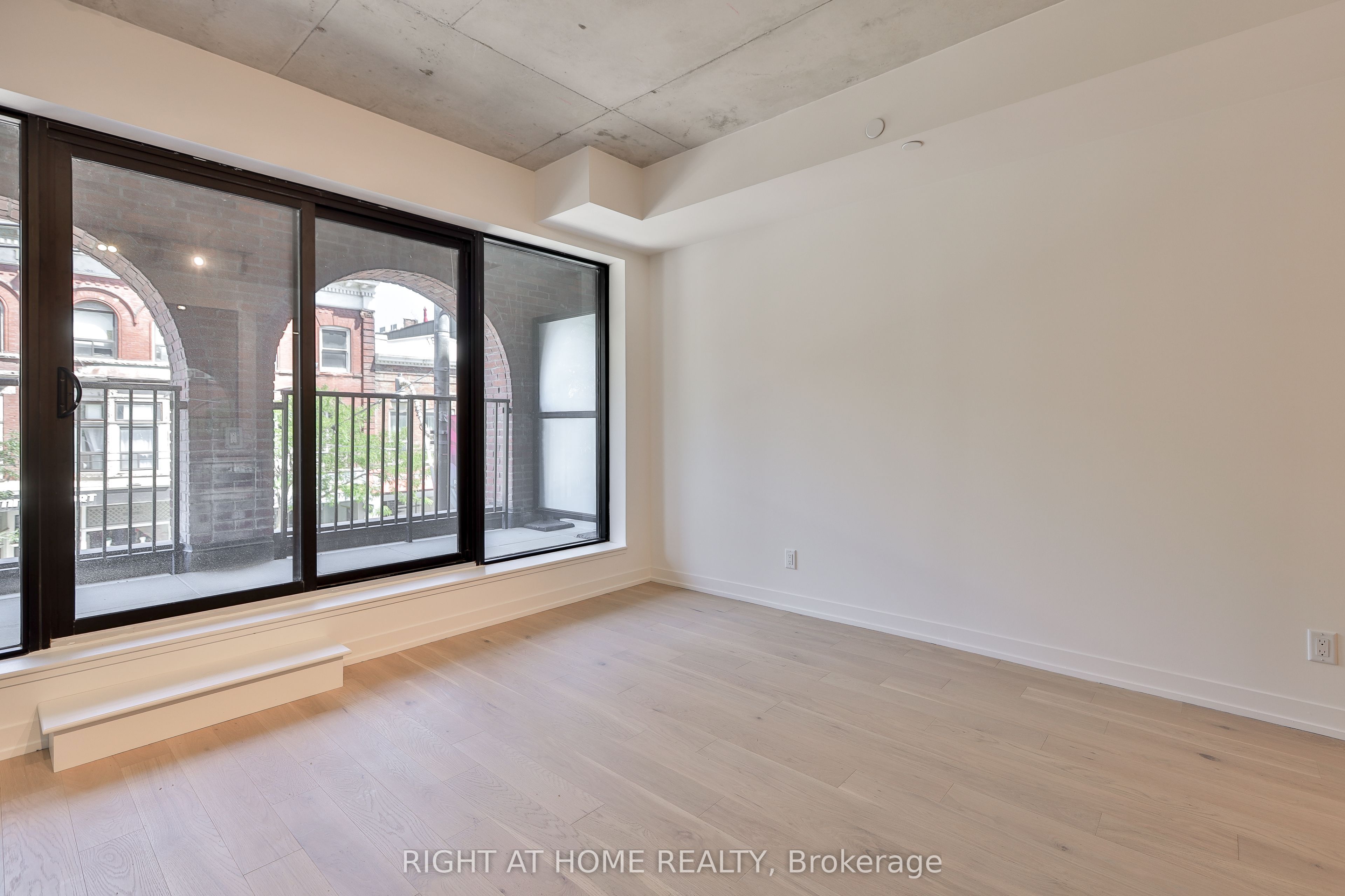 761 Queen Street E 203, Toronto, ON M4M 1H3 photo 2
