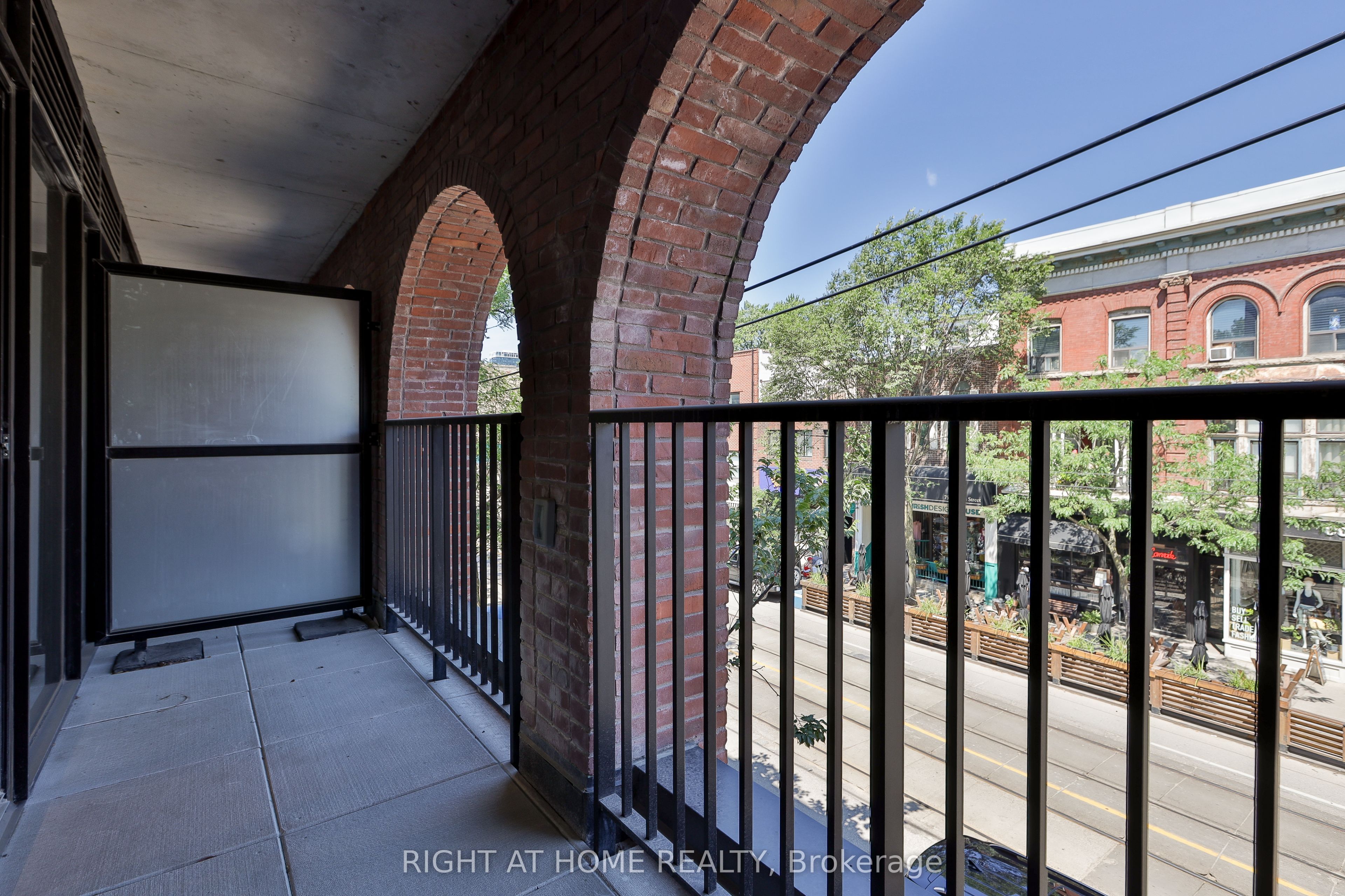 761 Queen Street E 203, Toronto, ON M4M 1H3 photo 4