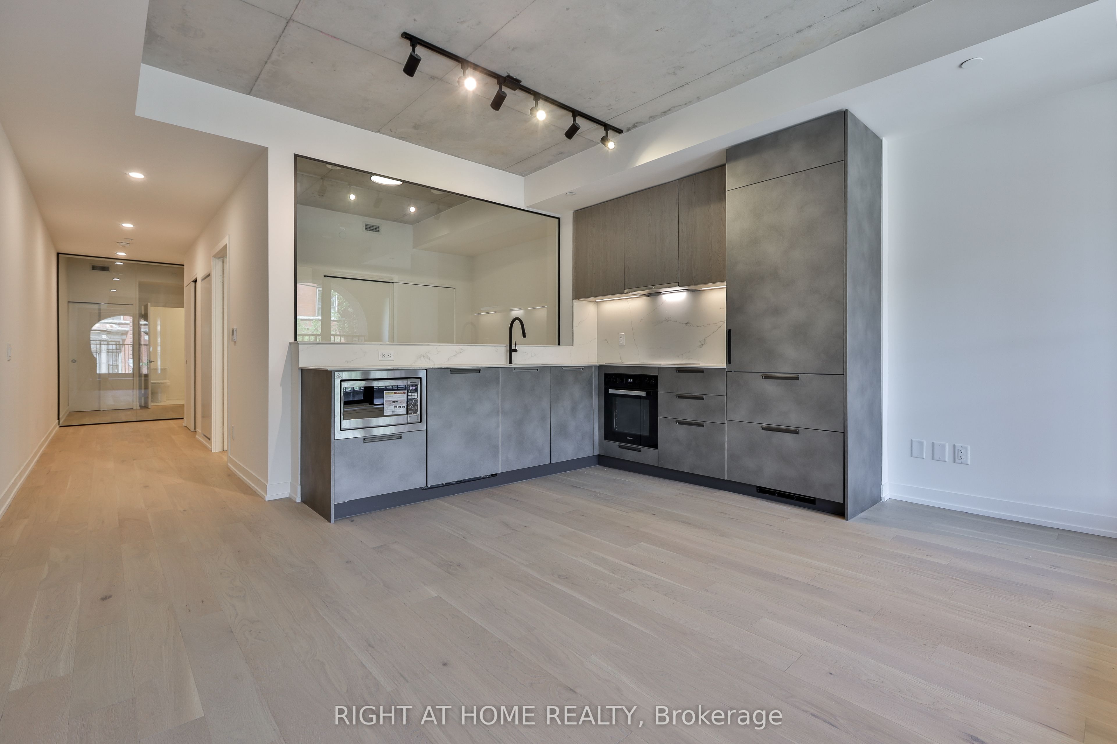 761 Queen Street E 203, Toronto, ON M4M 1H3 photo 5