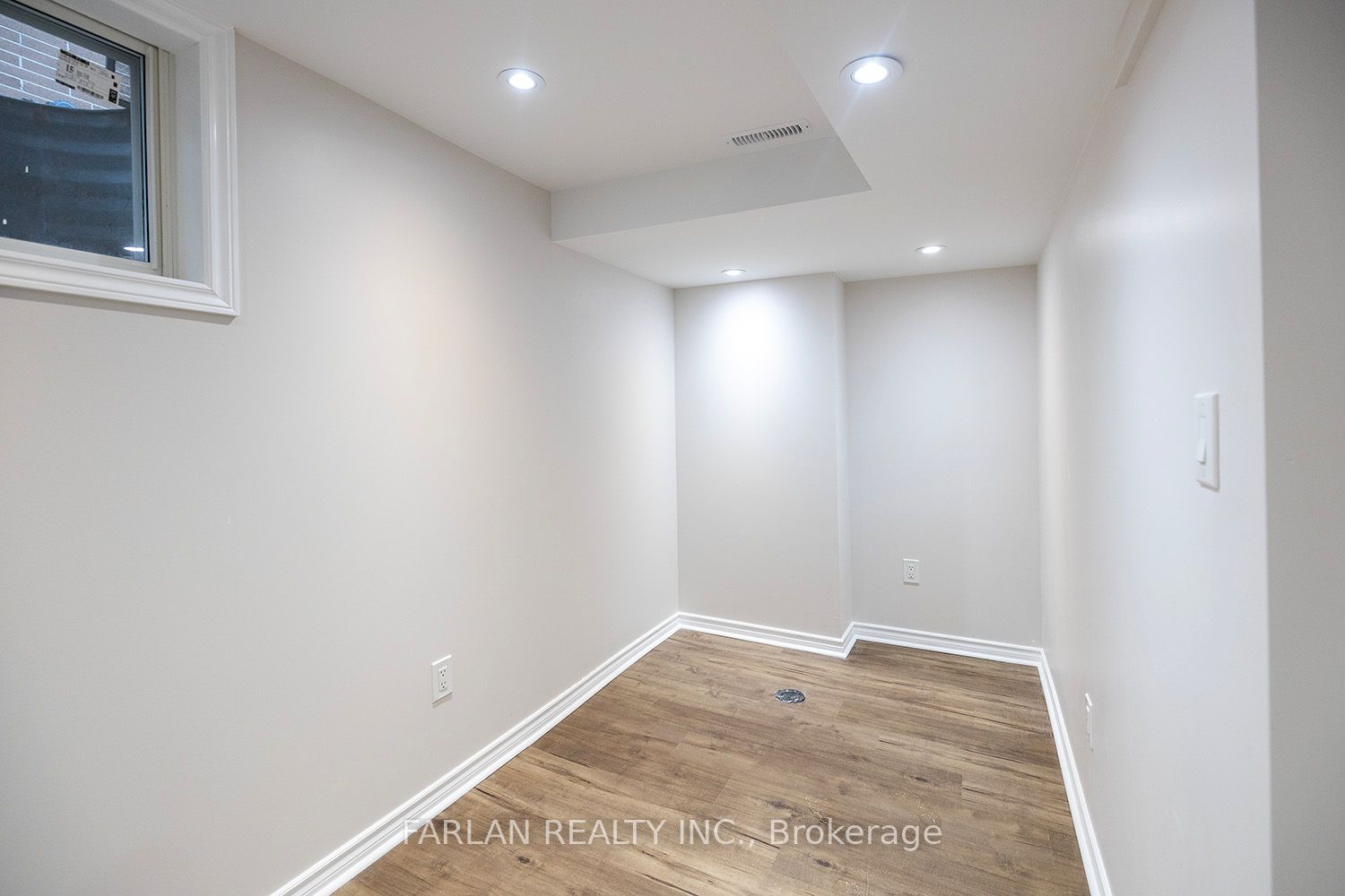 621 Gibbons Street Bsmt#1, Oshawa, ON L1J 4Z7 photo 4