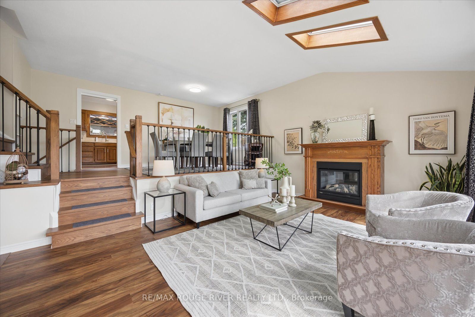 881 Swiss Heights Drive, Oshawa, ON L1K 2B1 photo 4
