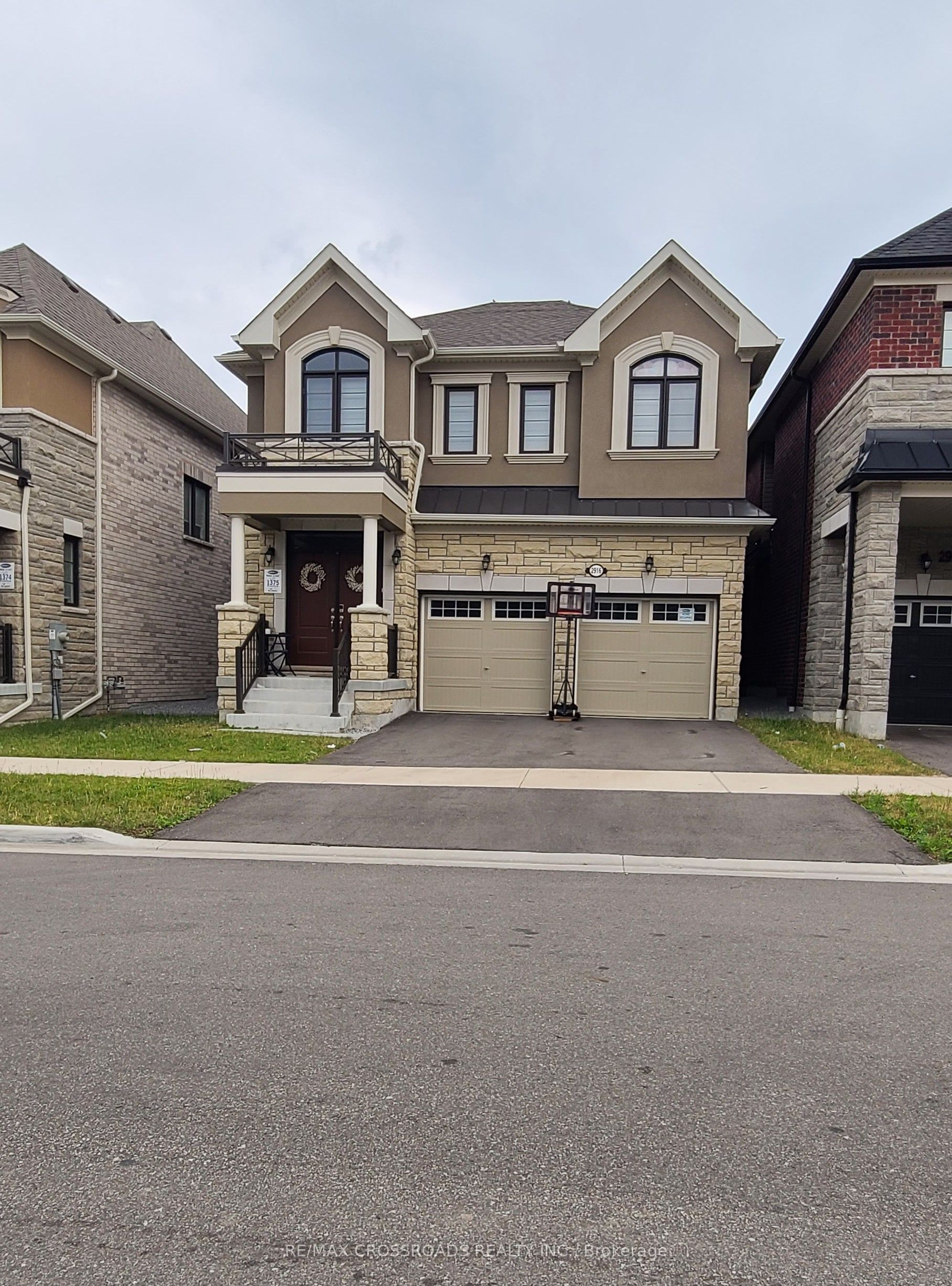 2916 Scotch Pine Lane, Pickering, ON L1X 0N9
