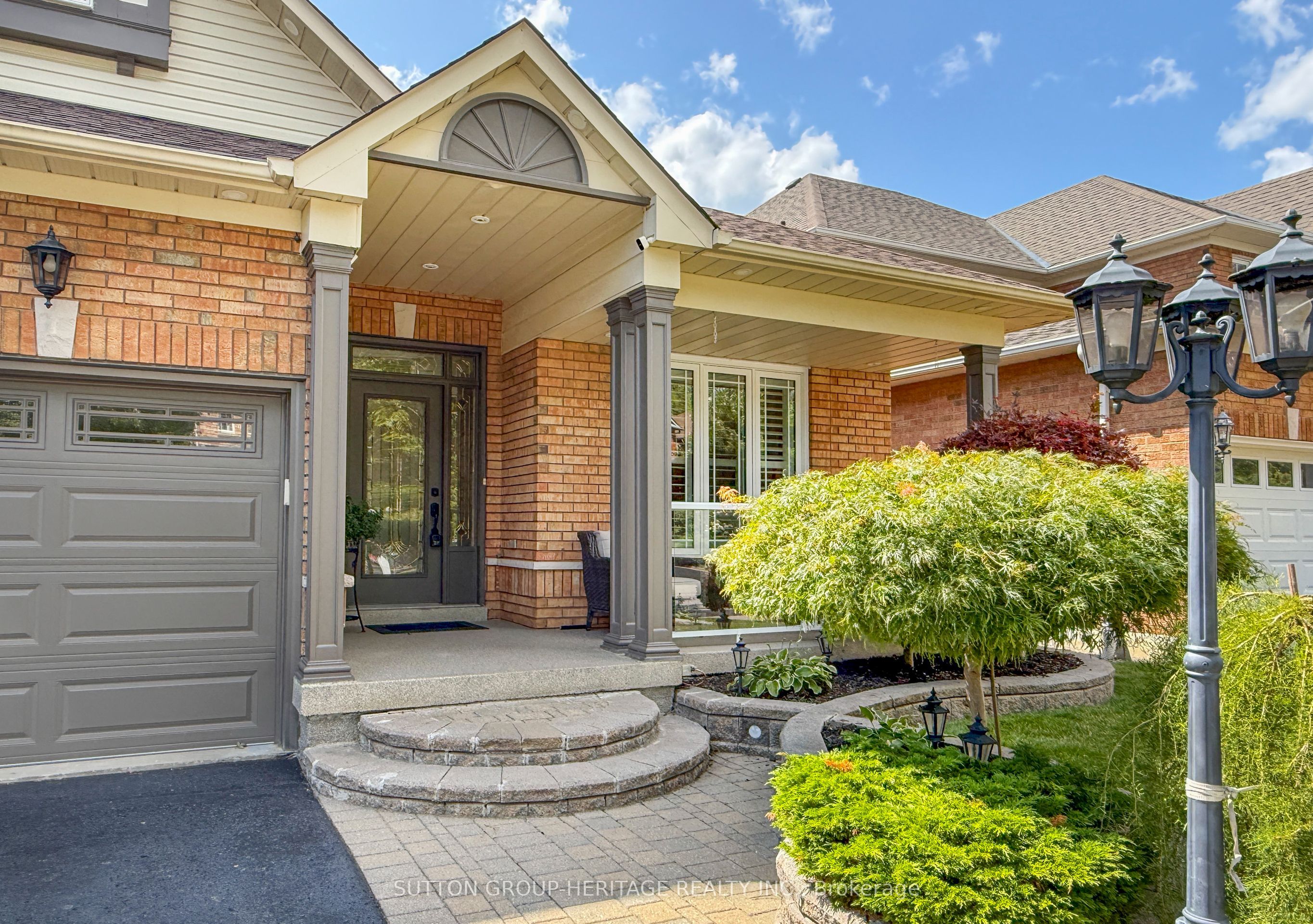 1870 Falconwood Way, Pickering, ON L1V 7C3 photo 2