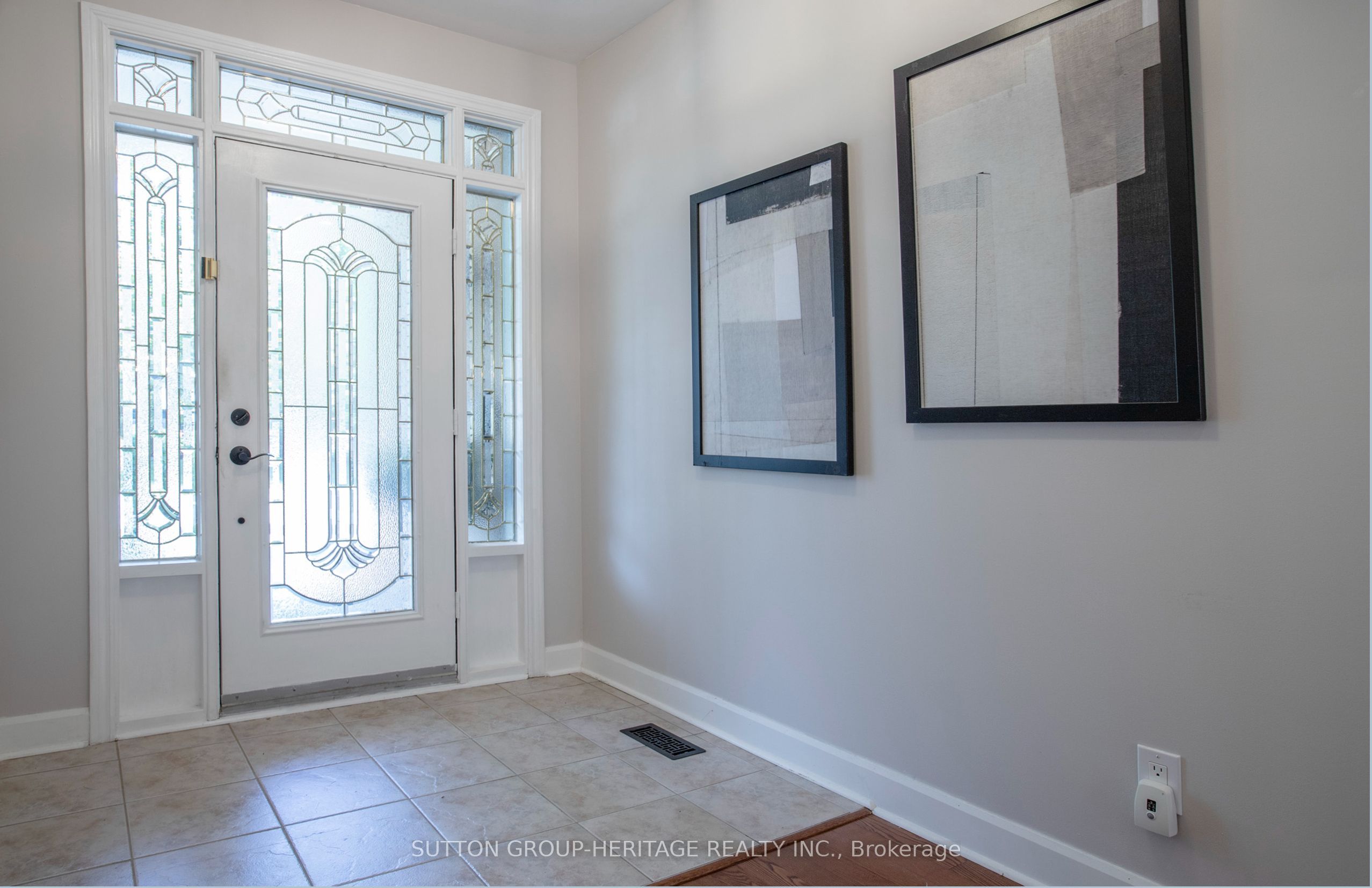 1870 Falconwood Way, Pickering, ON L1V 7C3 photo 4