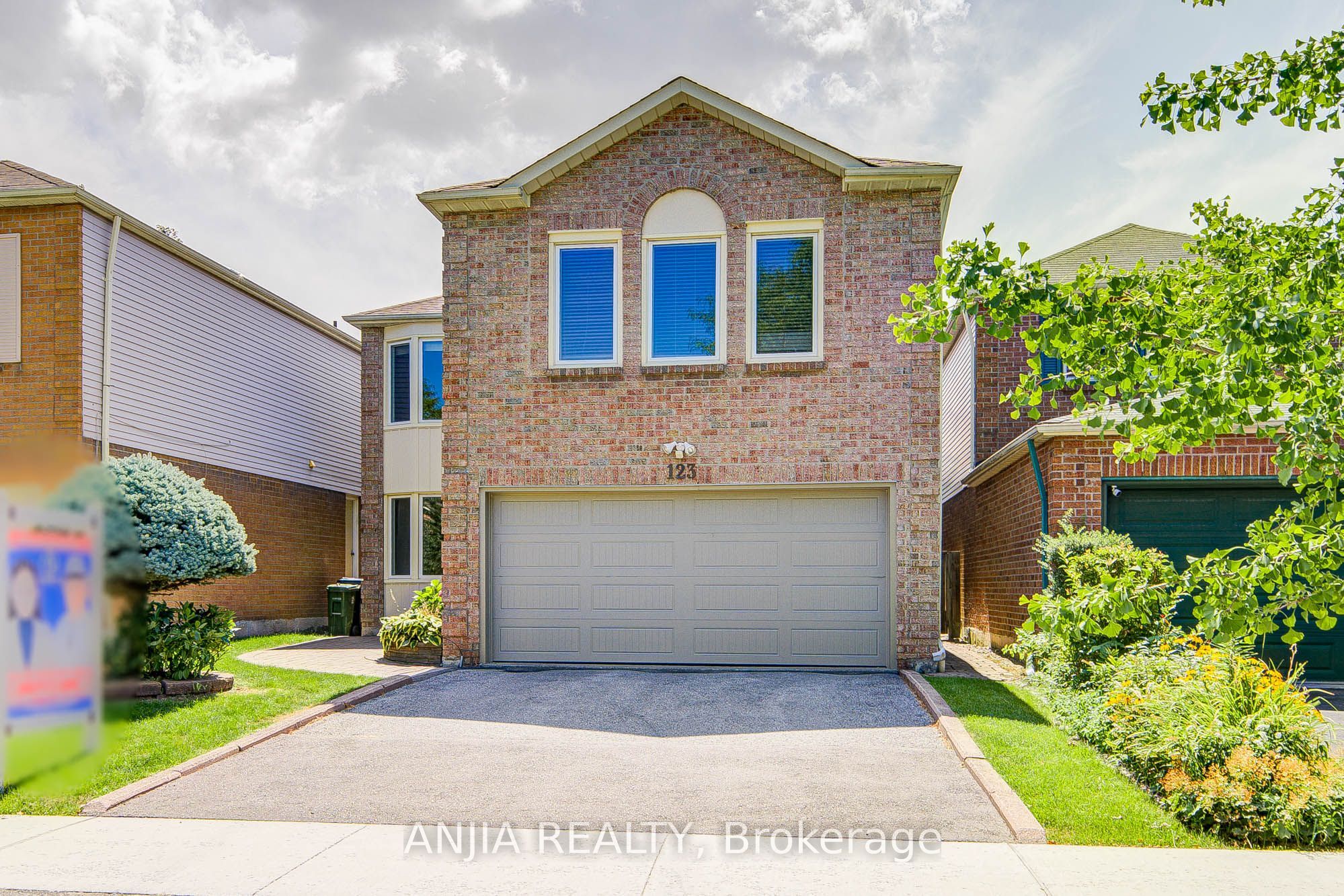 123 Chapel Park Square, Toronto, ON M1V 2S3