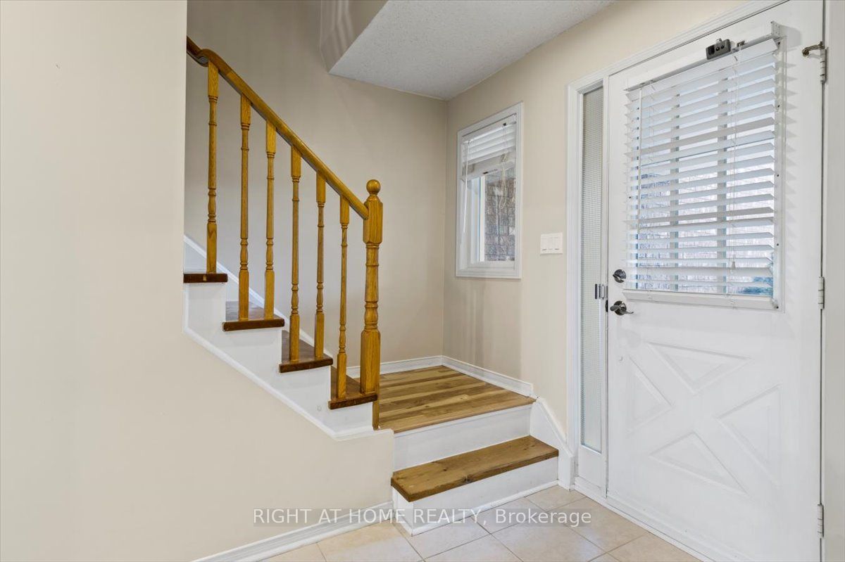 2252 Wildwood Crescent, Pickering, ON L1X 2R7 photo 5