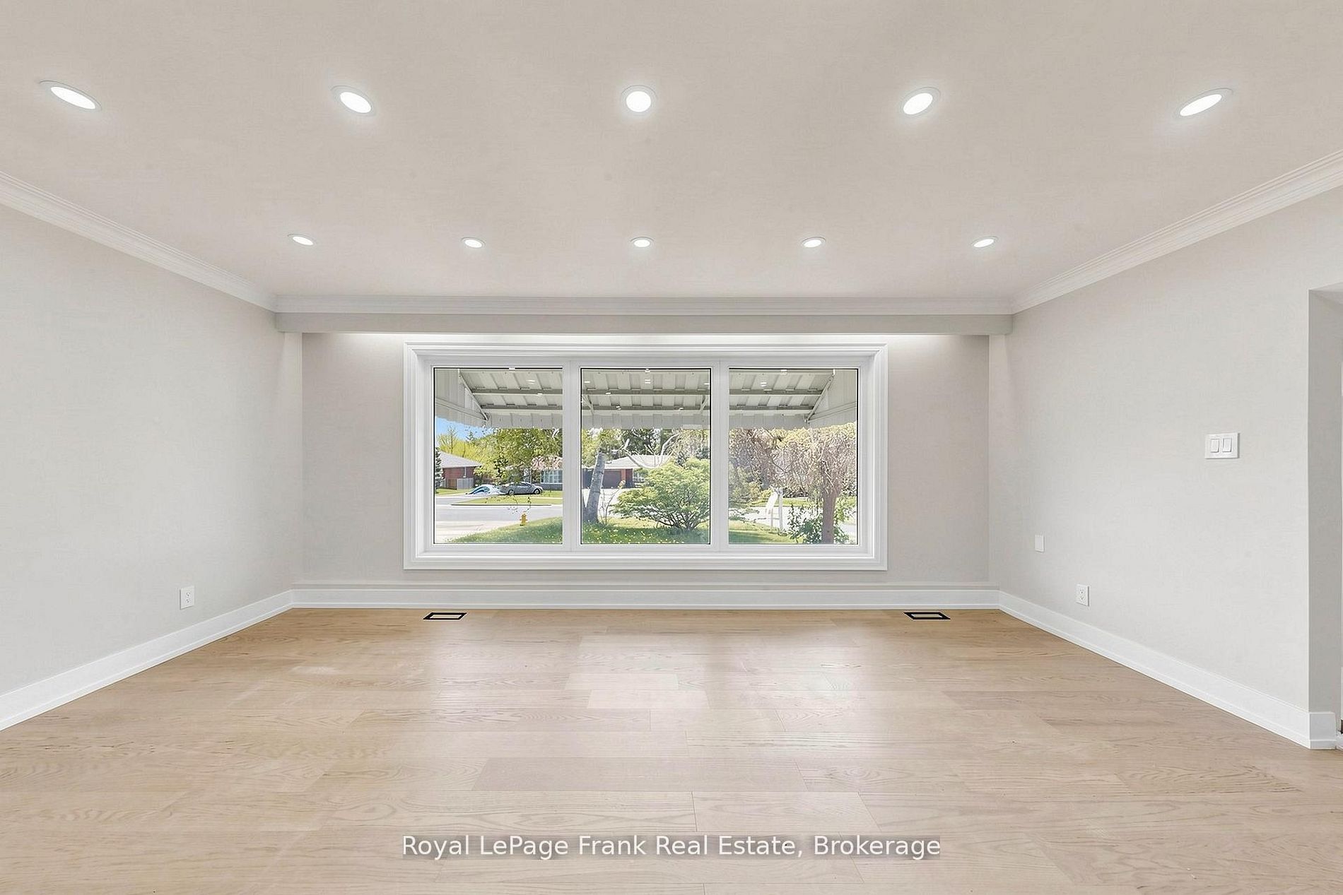 344 Rossland Road E, Oshawa, ON L1G 2X1 photo 3