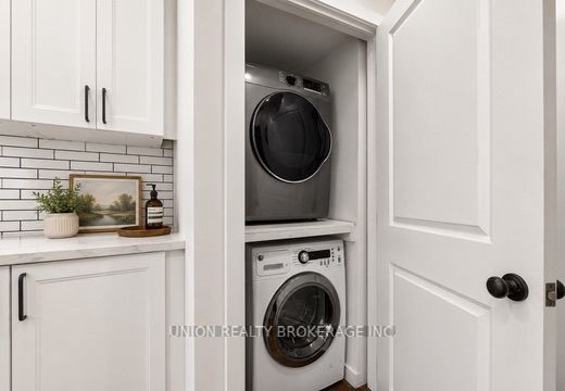 87 Midland Avenue, Toronto, ON M1N 3Z8 photo 5