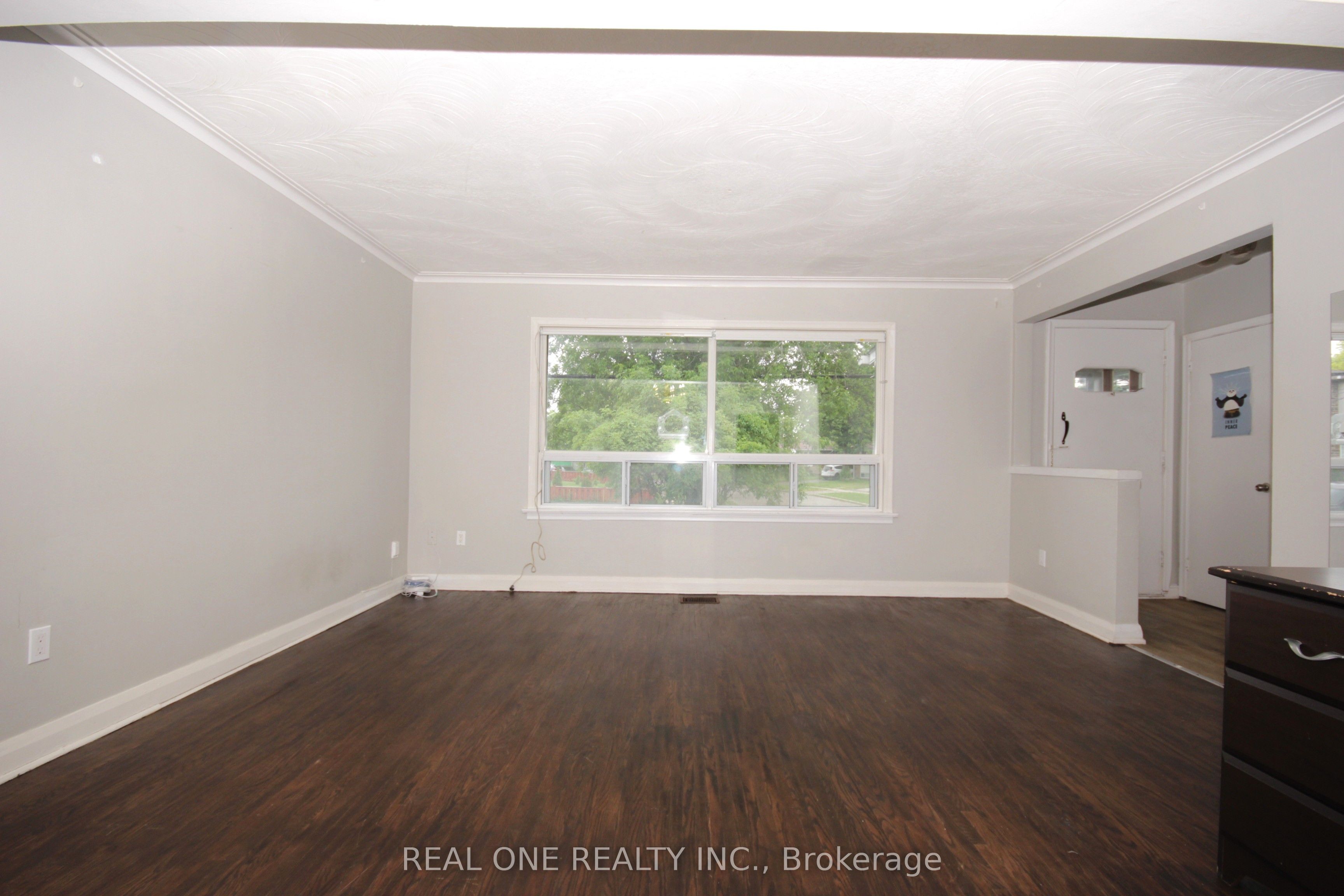 157 Shropshire Drive Main, Toronto, ON M1P 1Z6 photo 2