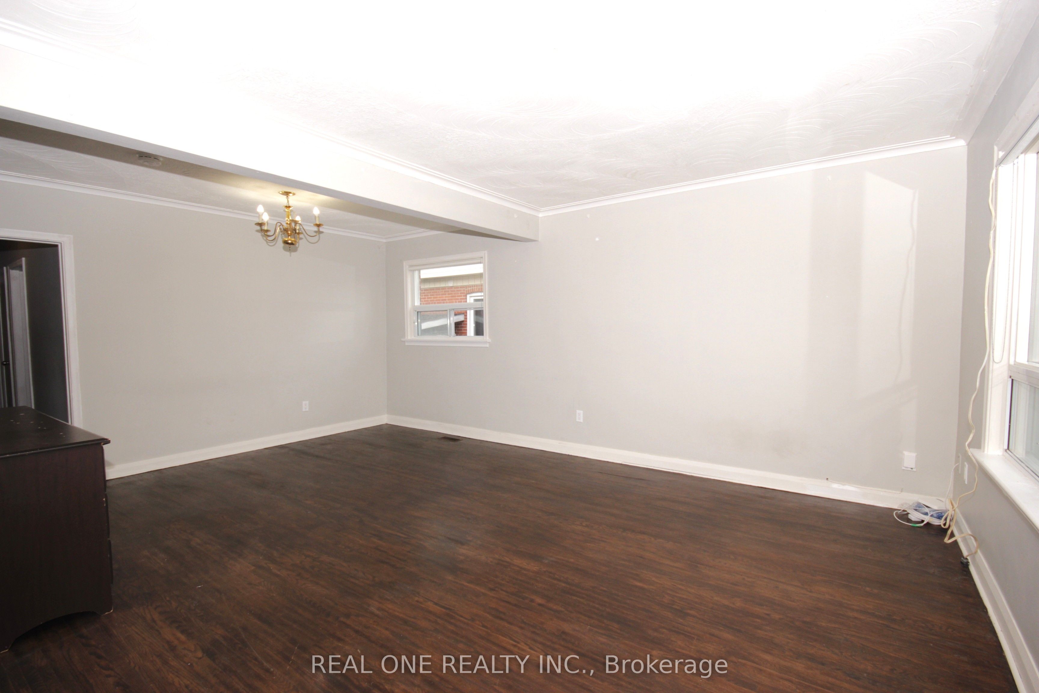 157 Shropshire Drive Main, Toronto, ON M1P 1Z6 photo 4