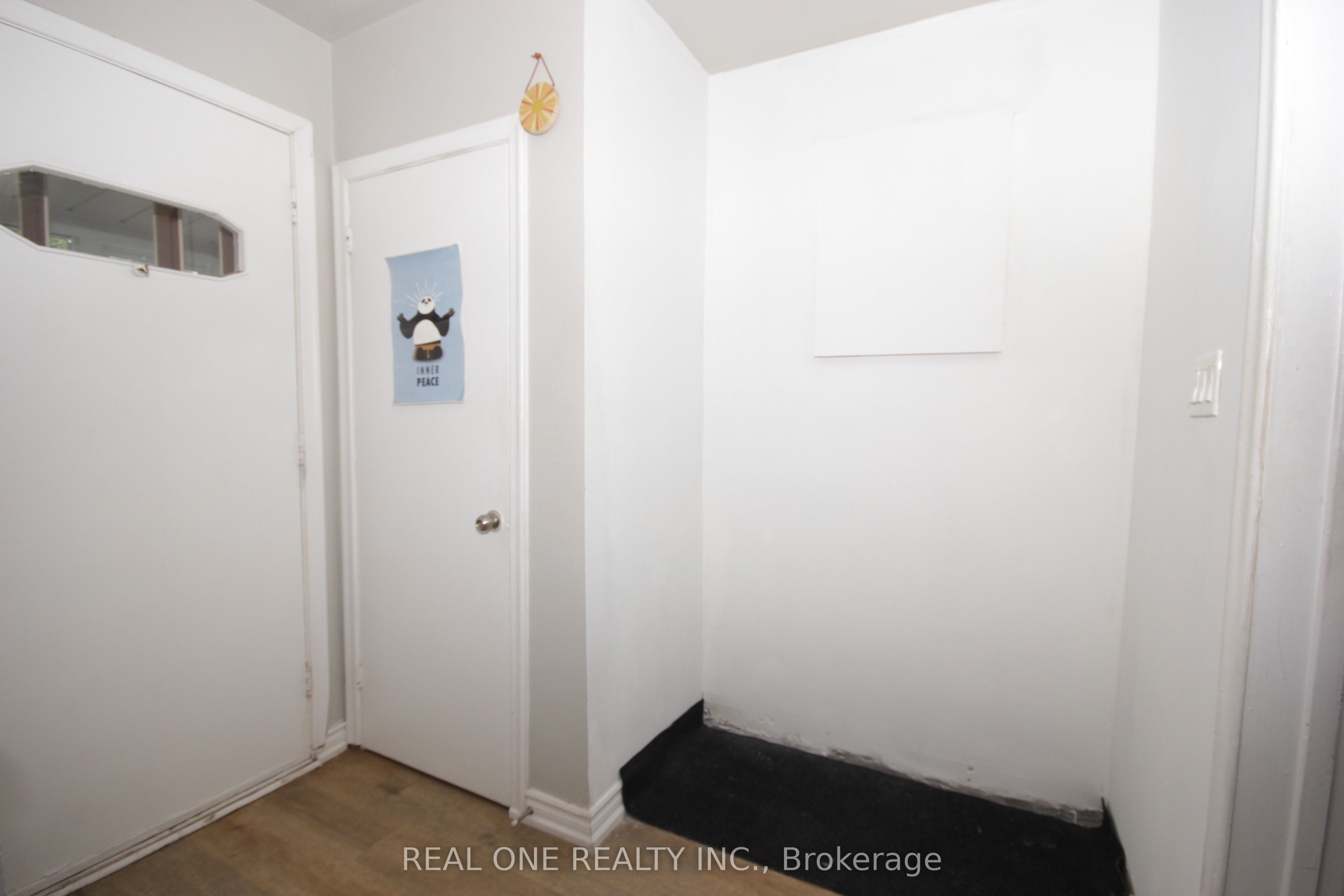 157 Shropshire Drive Main, Toronto, ON M1P 1Z6 photo 5