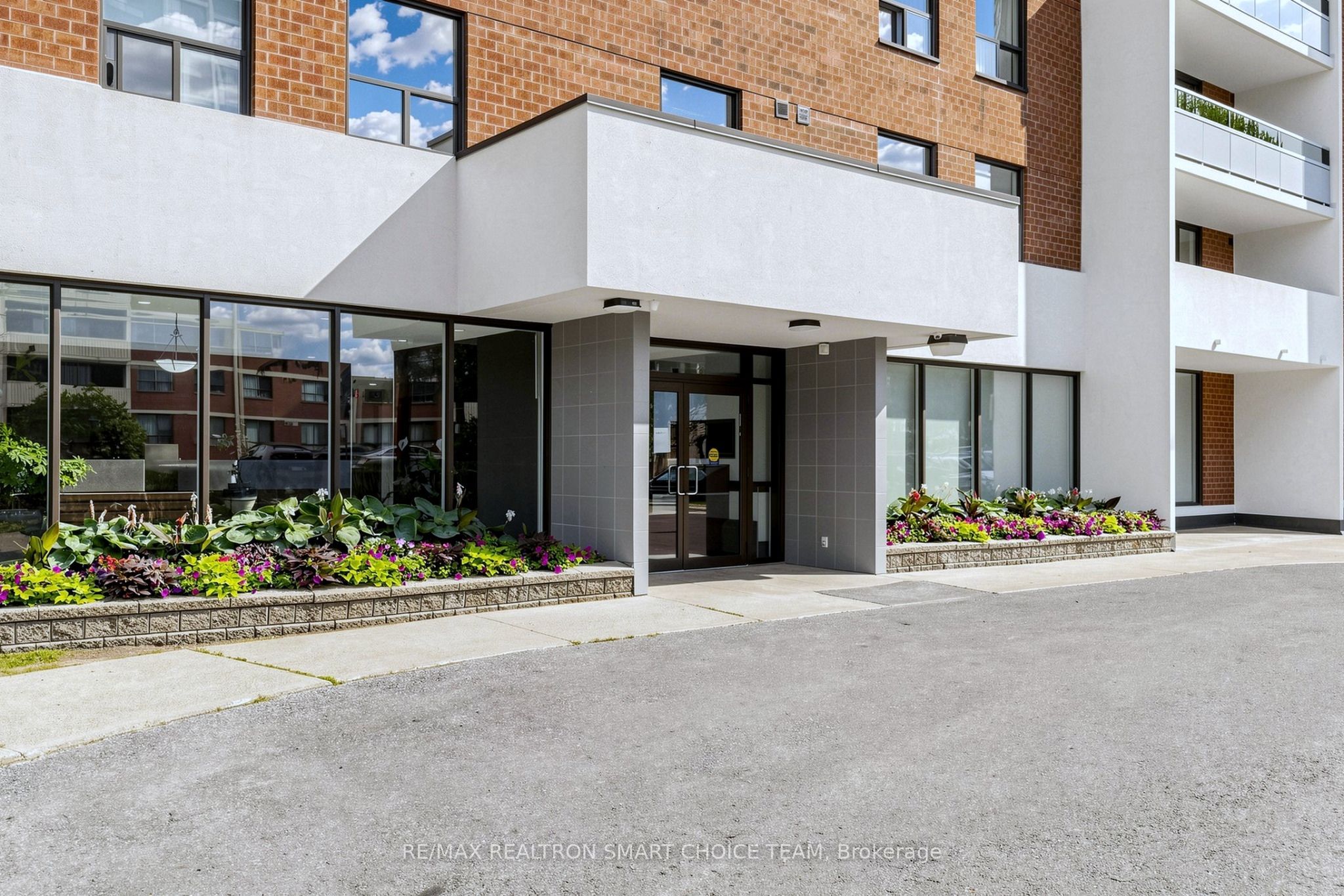 1250 Bridletowne Circle 907, Toronto, ON M1W 2V1 photo 3