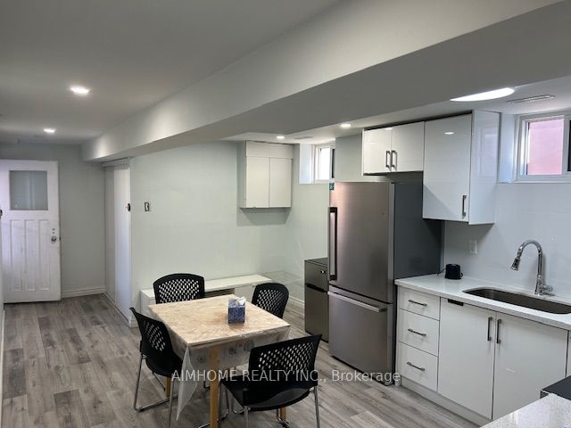 47 Hepscott Terrace Lower level, Toronto, ON M1W 1C9 photo 2