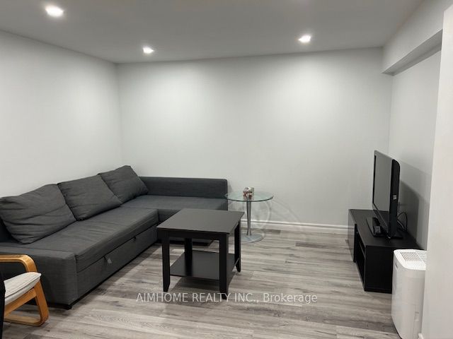 47 Hepscott Terrace Lower level, Toronto, ON M1W 1C9 photo 5