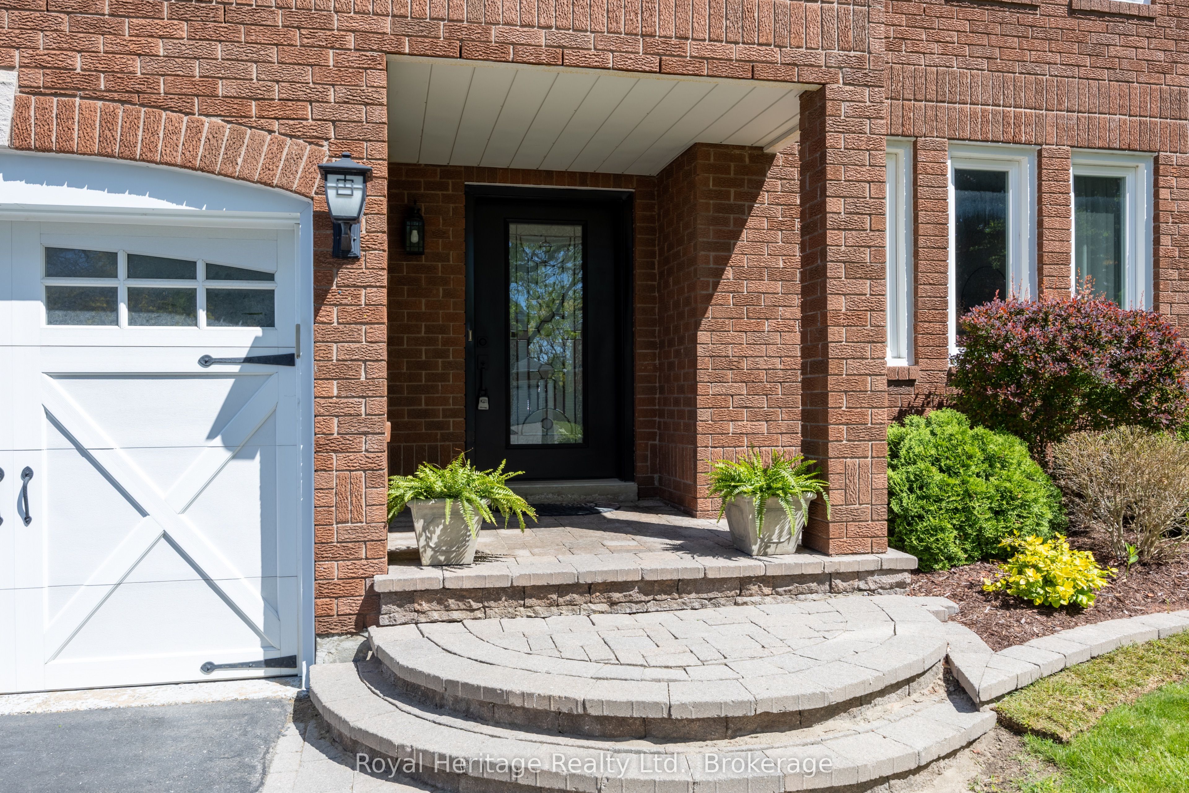 16 Donald Wilson Street, Whitby, ON L1R 2H5 photo 3