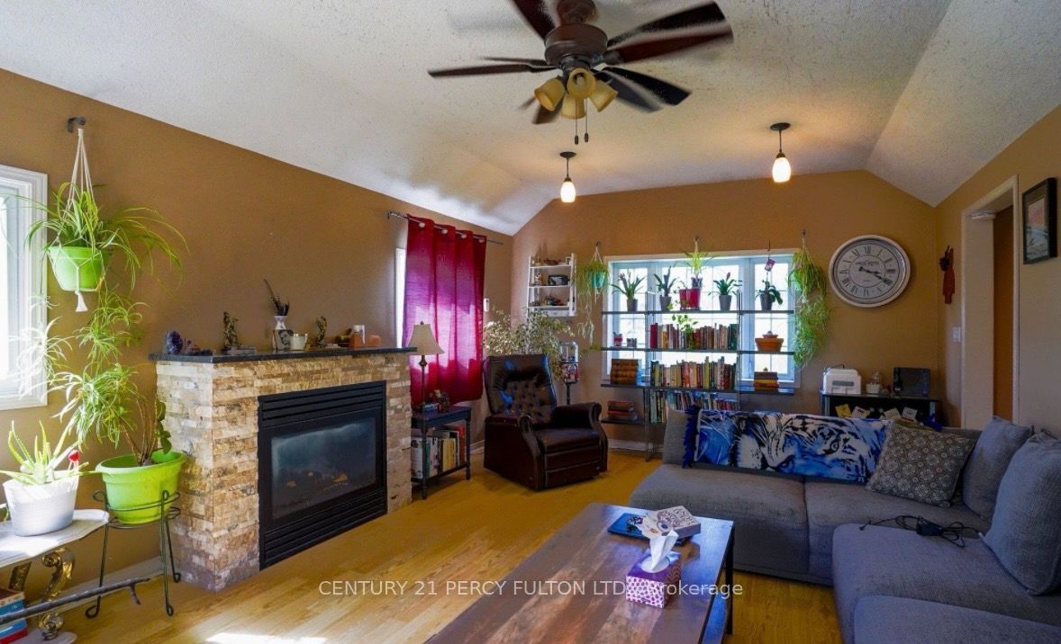 1889 Taunton Road, Clarington, ON L0B 1M0 photo 3
