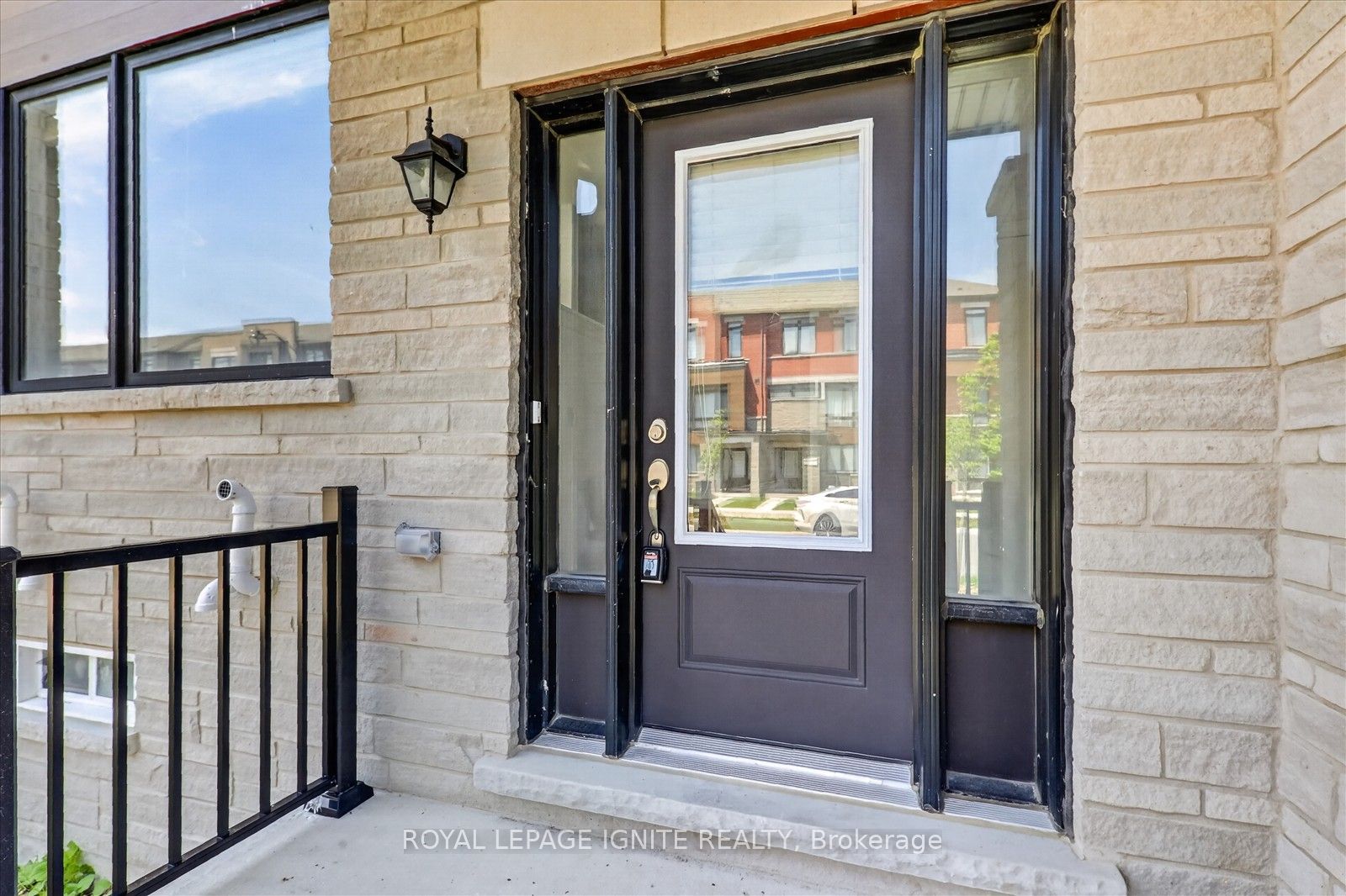 516 Danks Ridge Drive, Ajax, ON L1S 0H4 photo 4