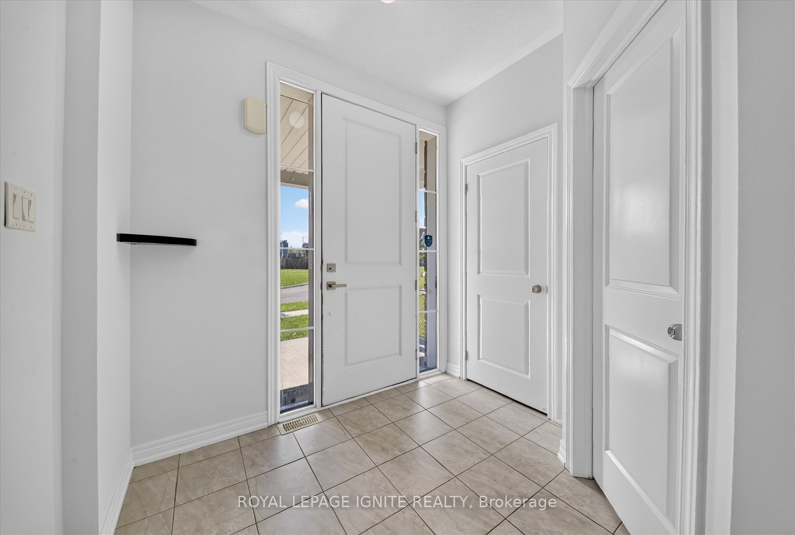 188 Douglas Kemp Crescent, Clarington, ON L1C 7E4 photo 5