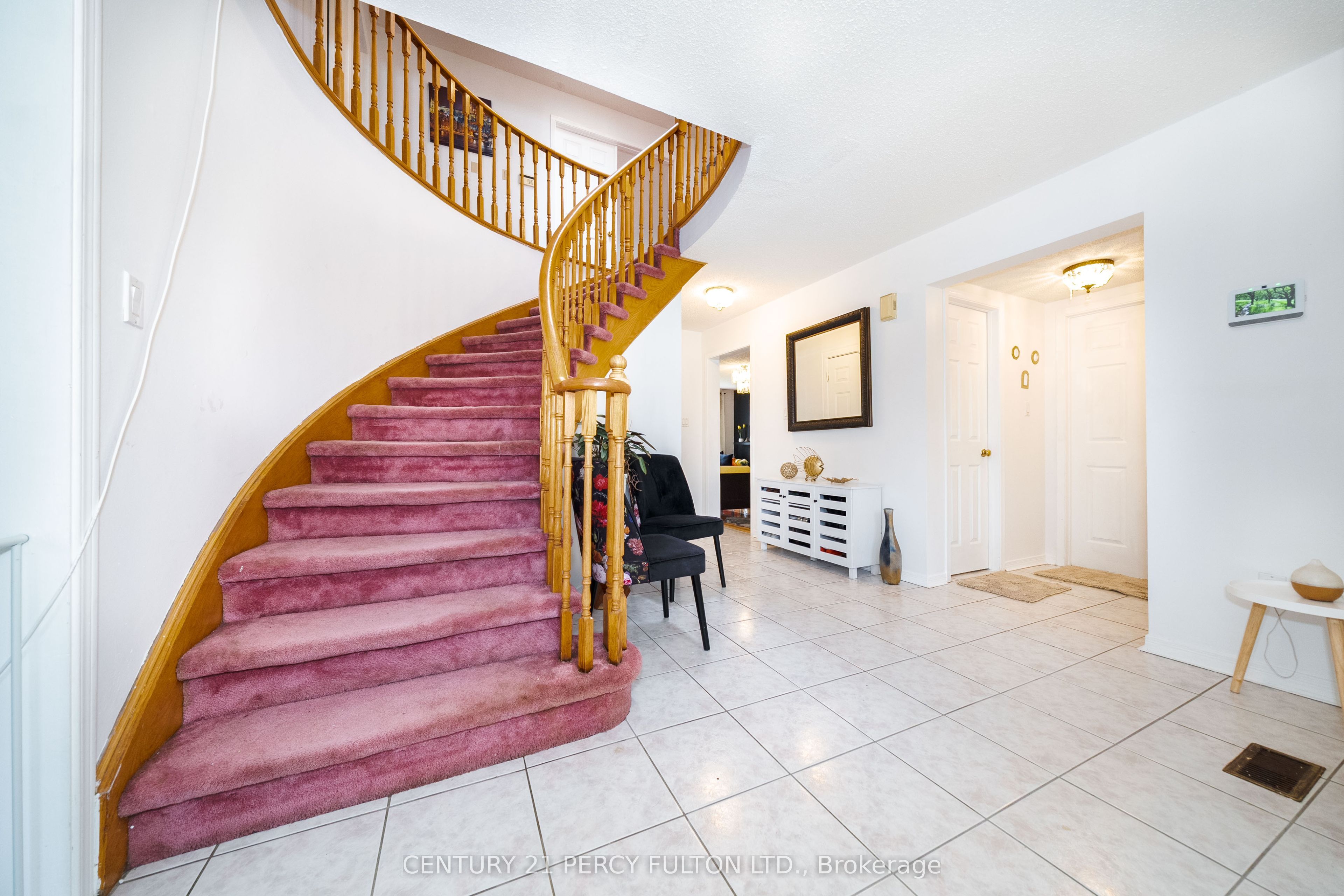 1951 Rosebank Road, Pickering, ON L1V 1P7 photo 4