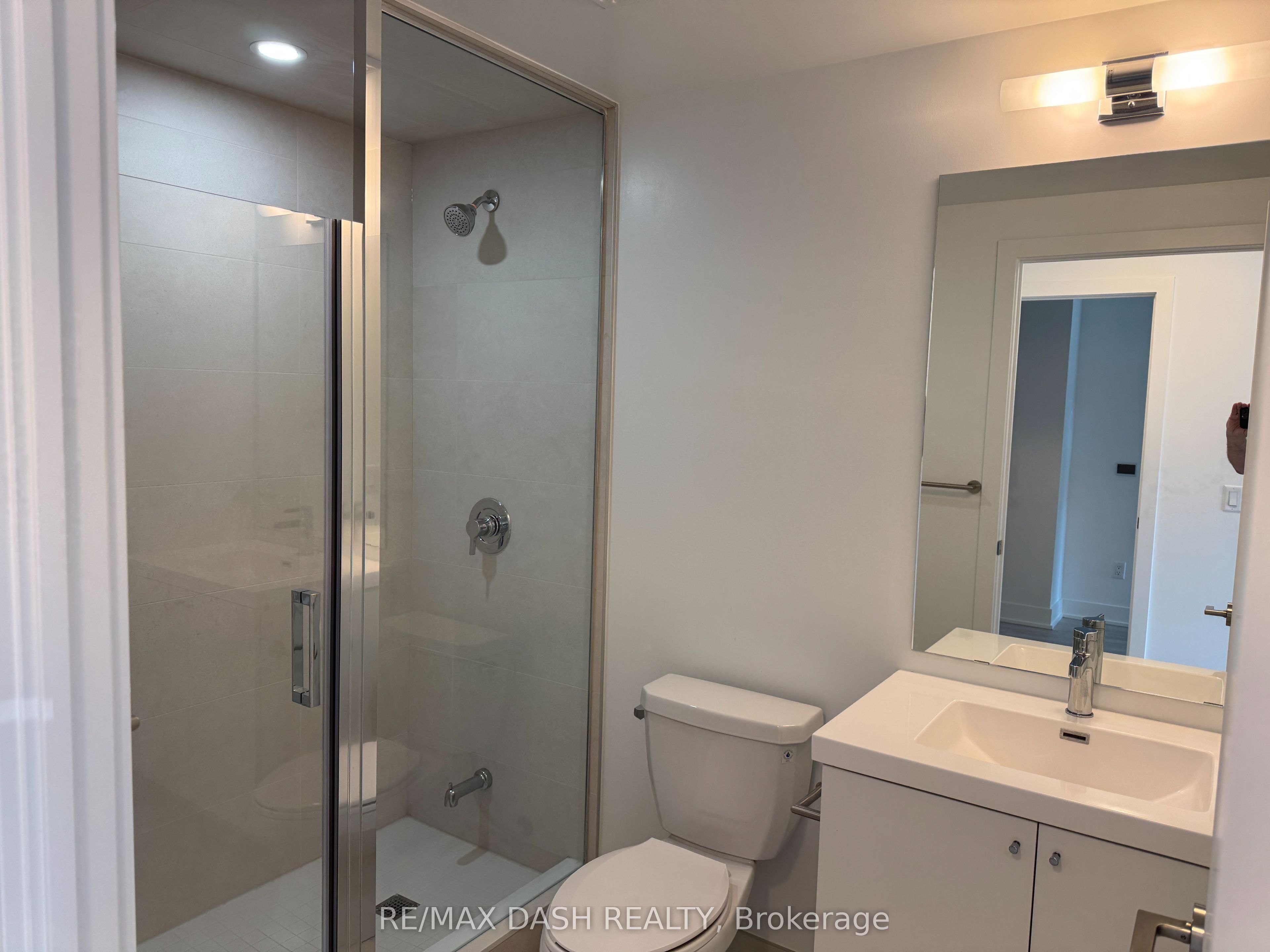 2545 Simcoe Street N 824, Oshawa, ON L1L 0W3 photo 3