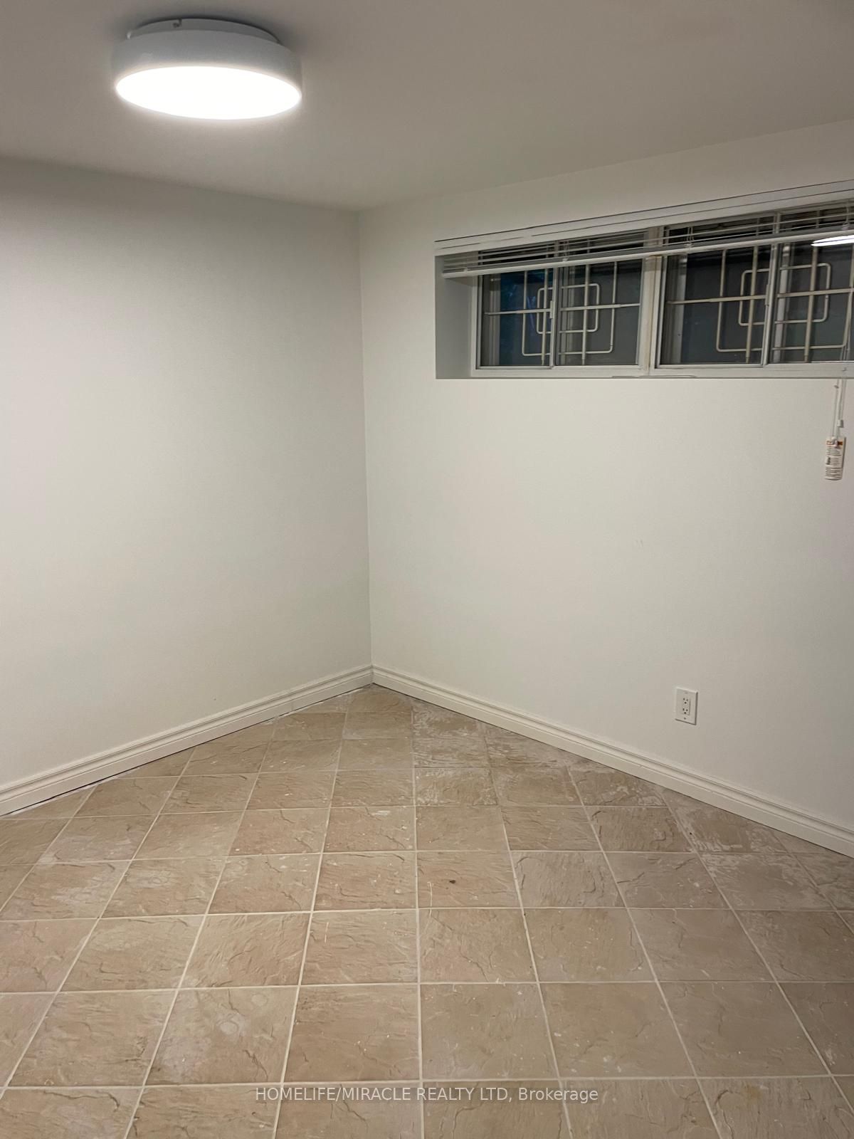 26 Anola Place, Toronto, ON M1K 4W7 photo 5
