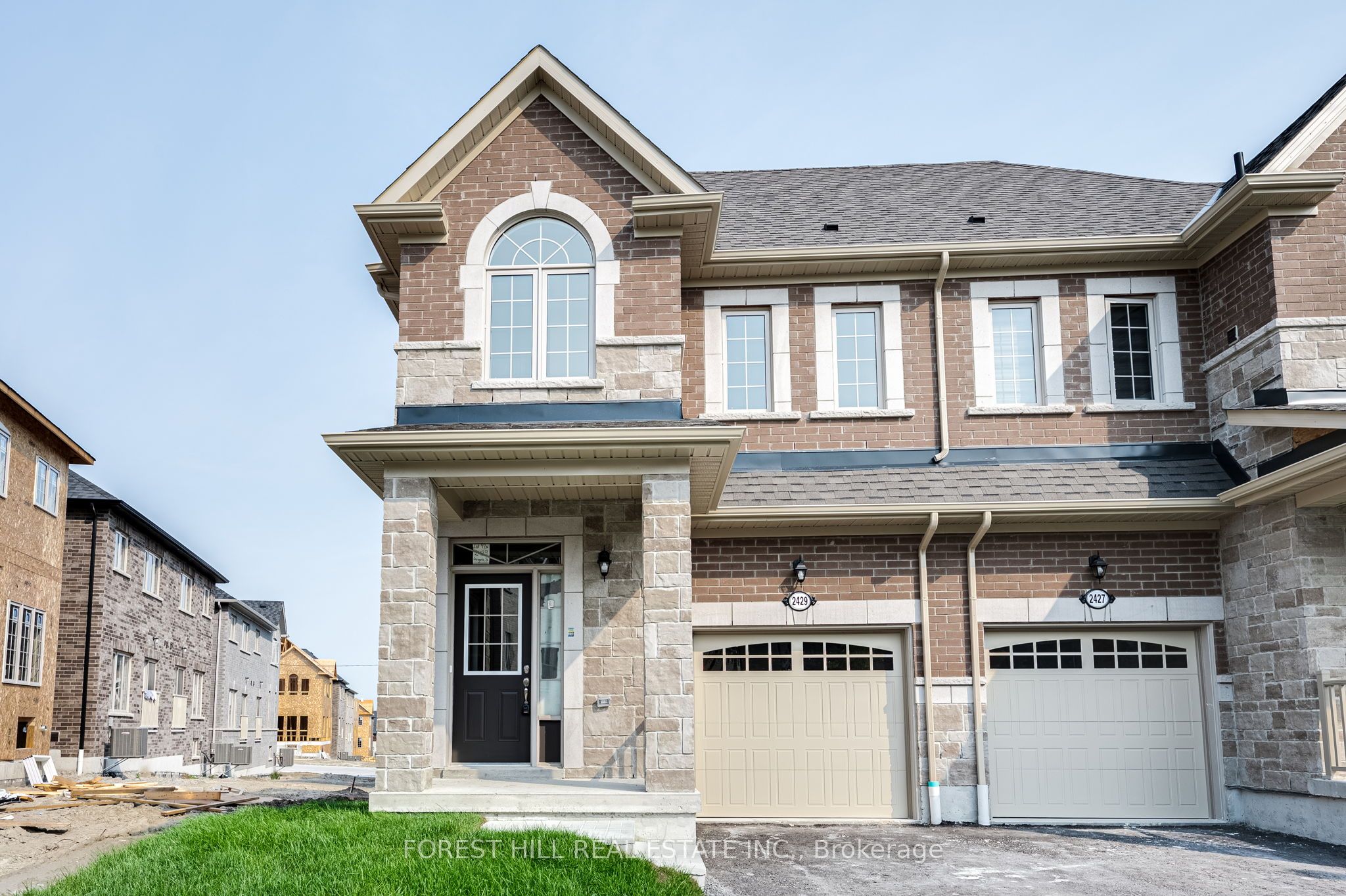 2429 Angora Street, Pickering, ON L1X 2R2 photo 2