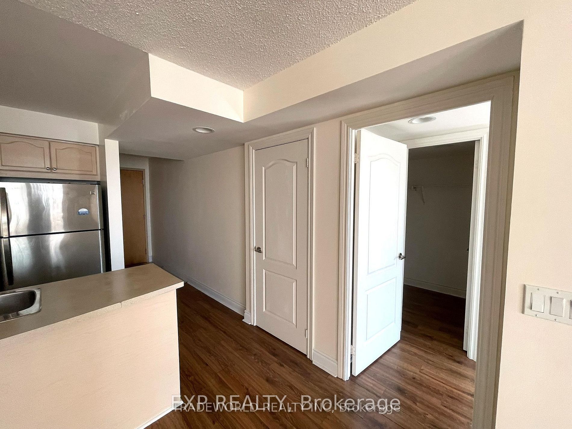60 Brian Harrison Way 2703, Toronto, ON M1P 5J5 photo 4