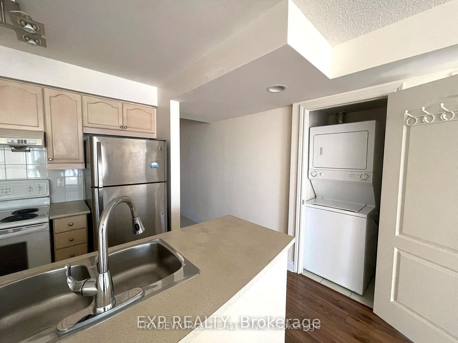 60 Brian Harrison Way 2703, Toronto, ON M1P 5J5 photo 5
