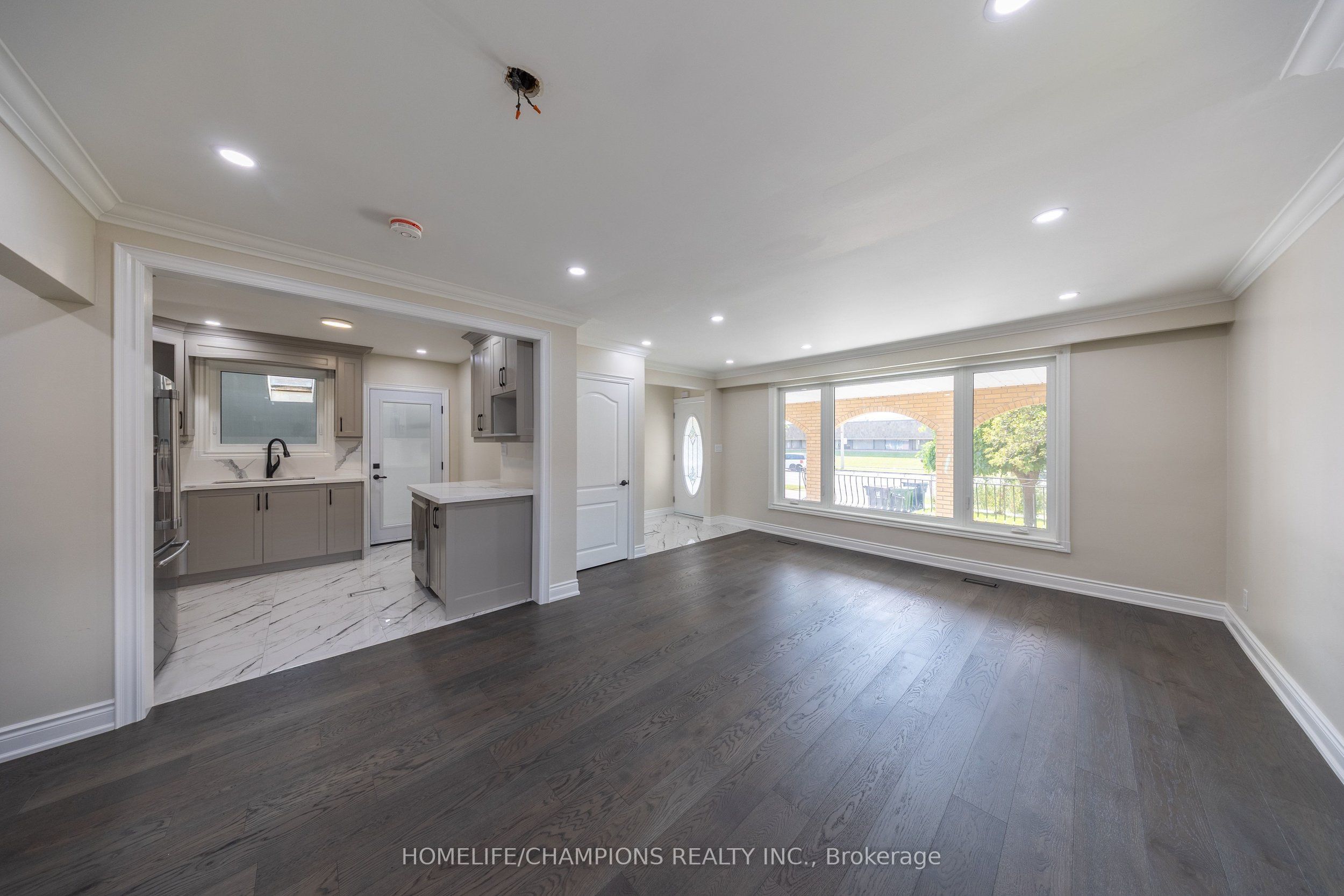 1083 Birchmount Road, Toronto, ON M1K 1S6 photo 2