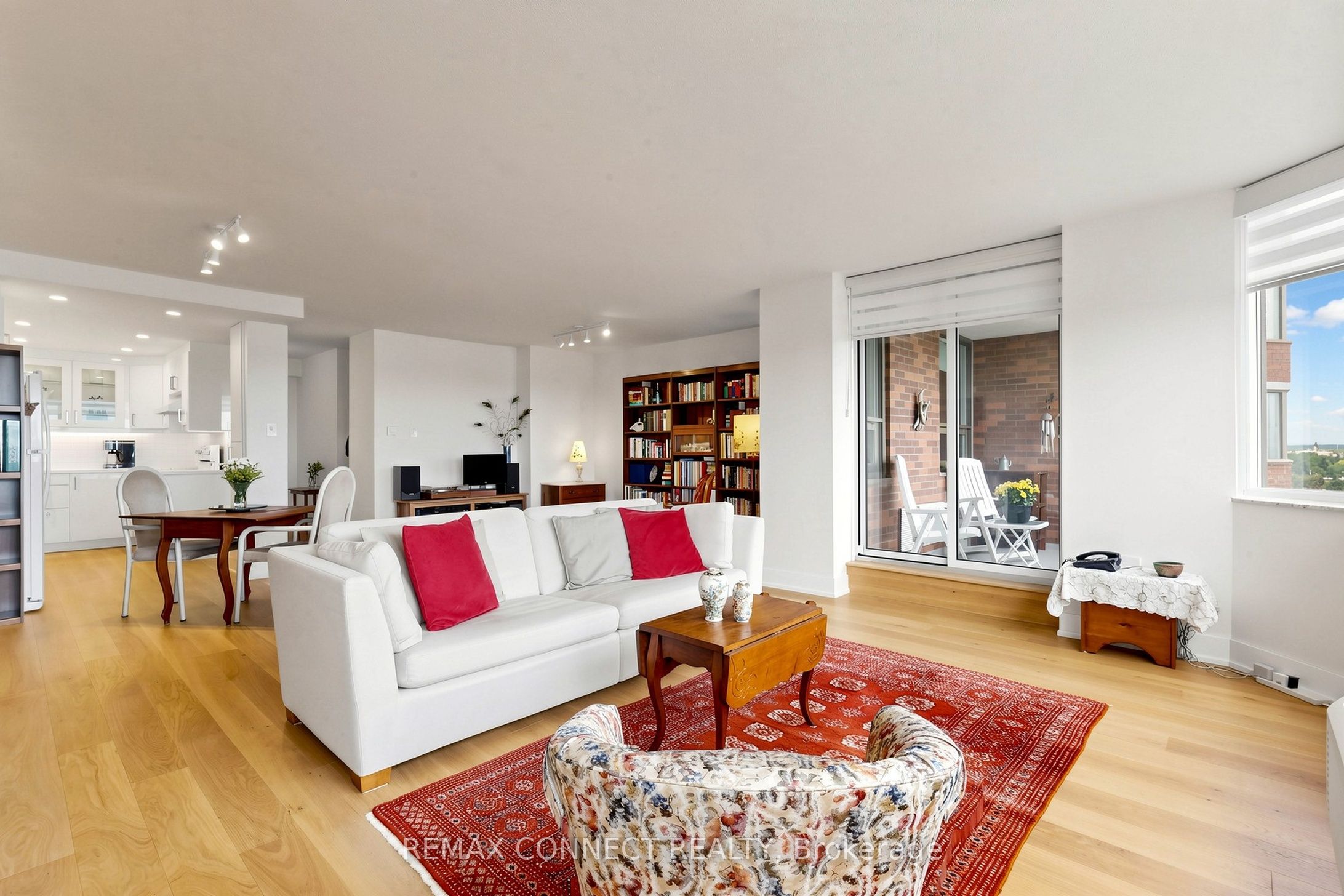 121 Ling Road 1207, Toronto, ON M1E 4Y2 photo 4