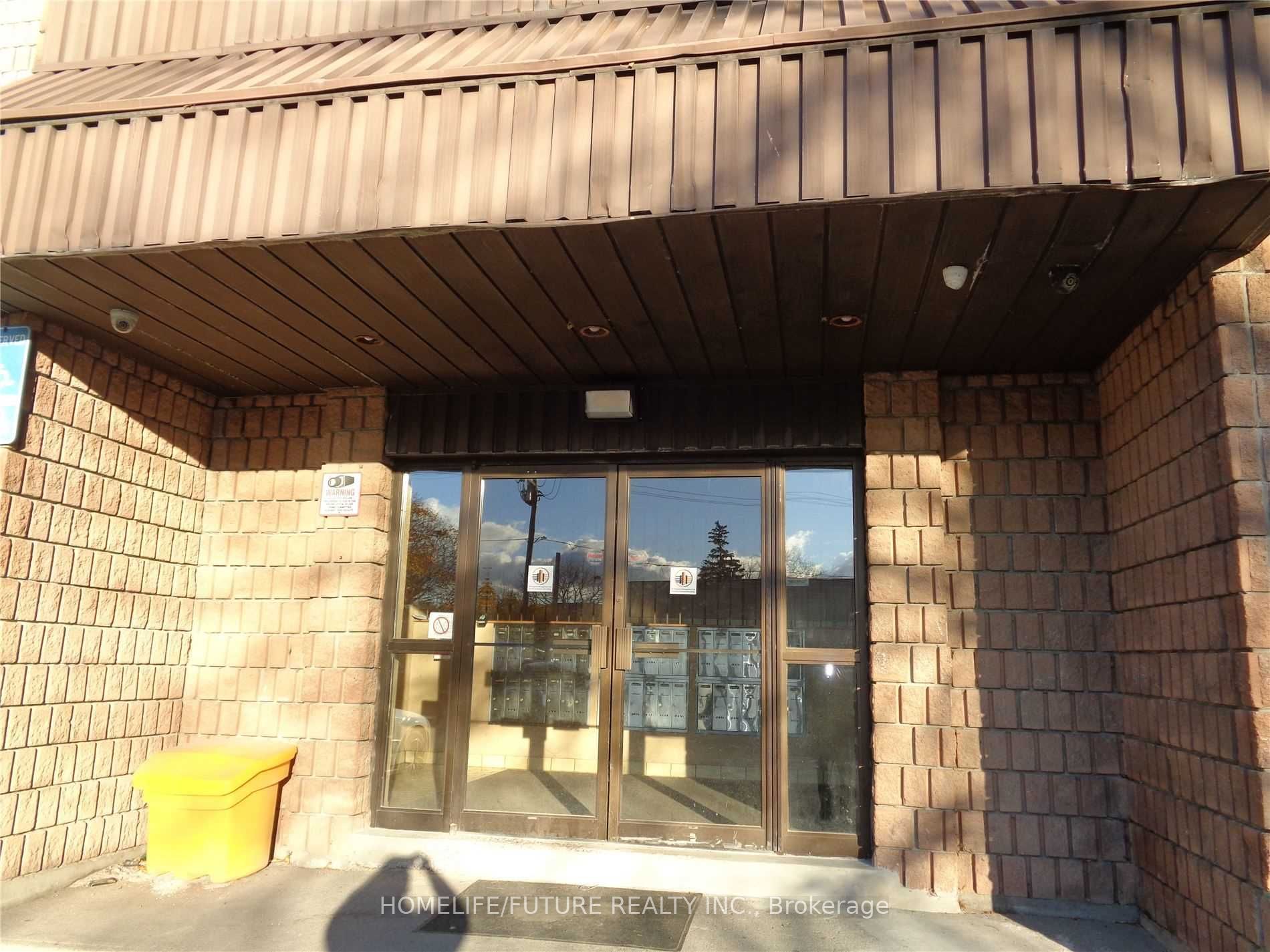 560 Bloor Street E 304, Oshawa, ON L1H 3N2 photo 2