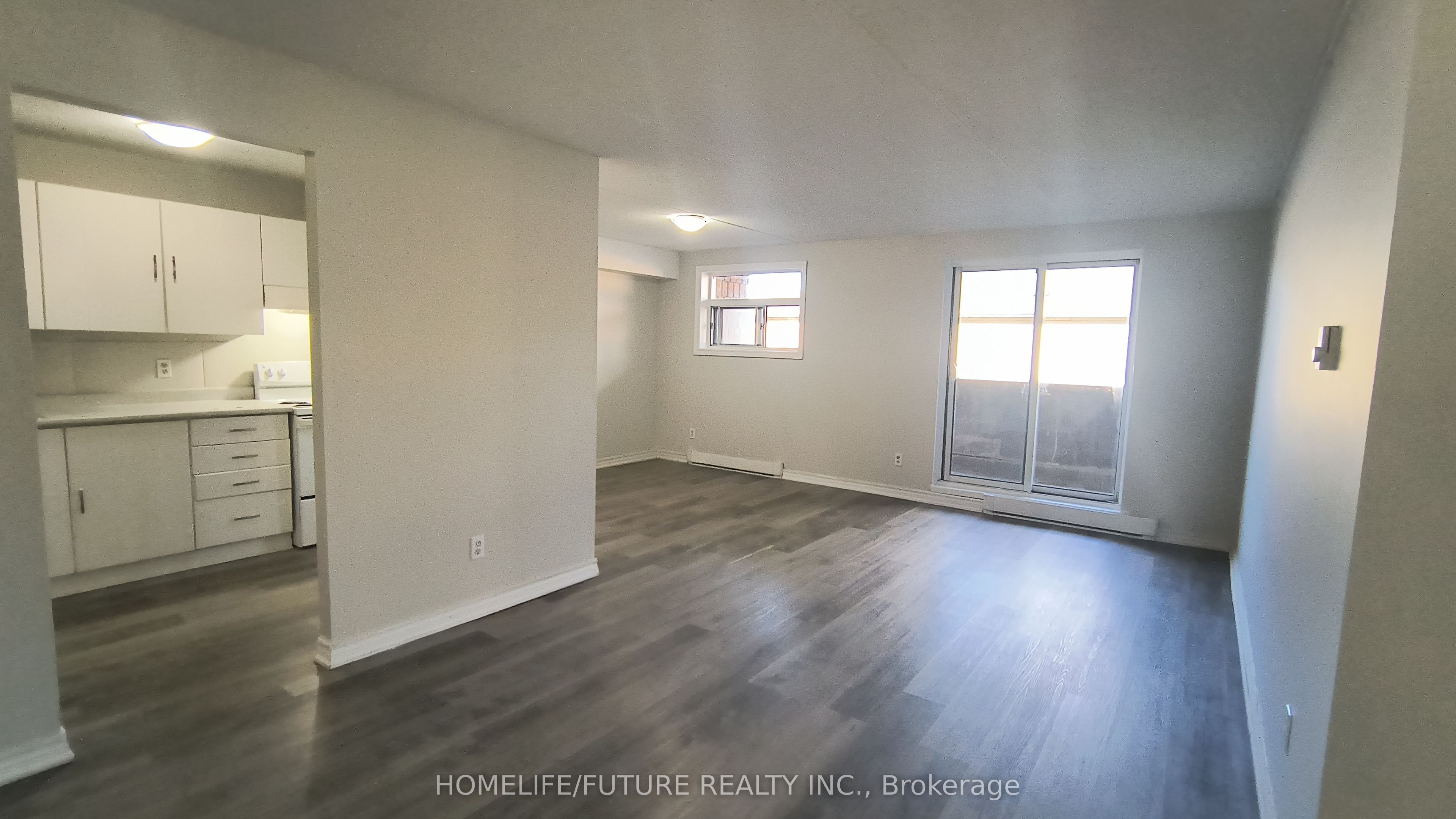 560 Bloor Street E 304, Oshawa, ON L1H 3N2 photo 4