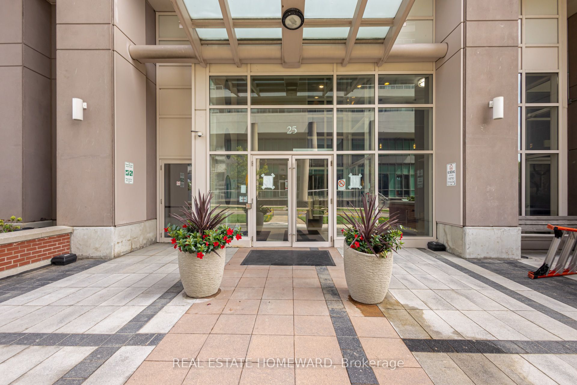 25 Town Centre Court 810, Toronto, ON M1P 0B4 photo 3