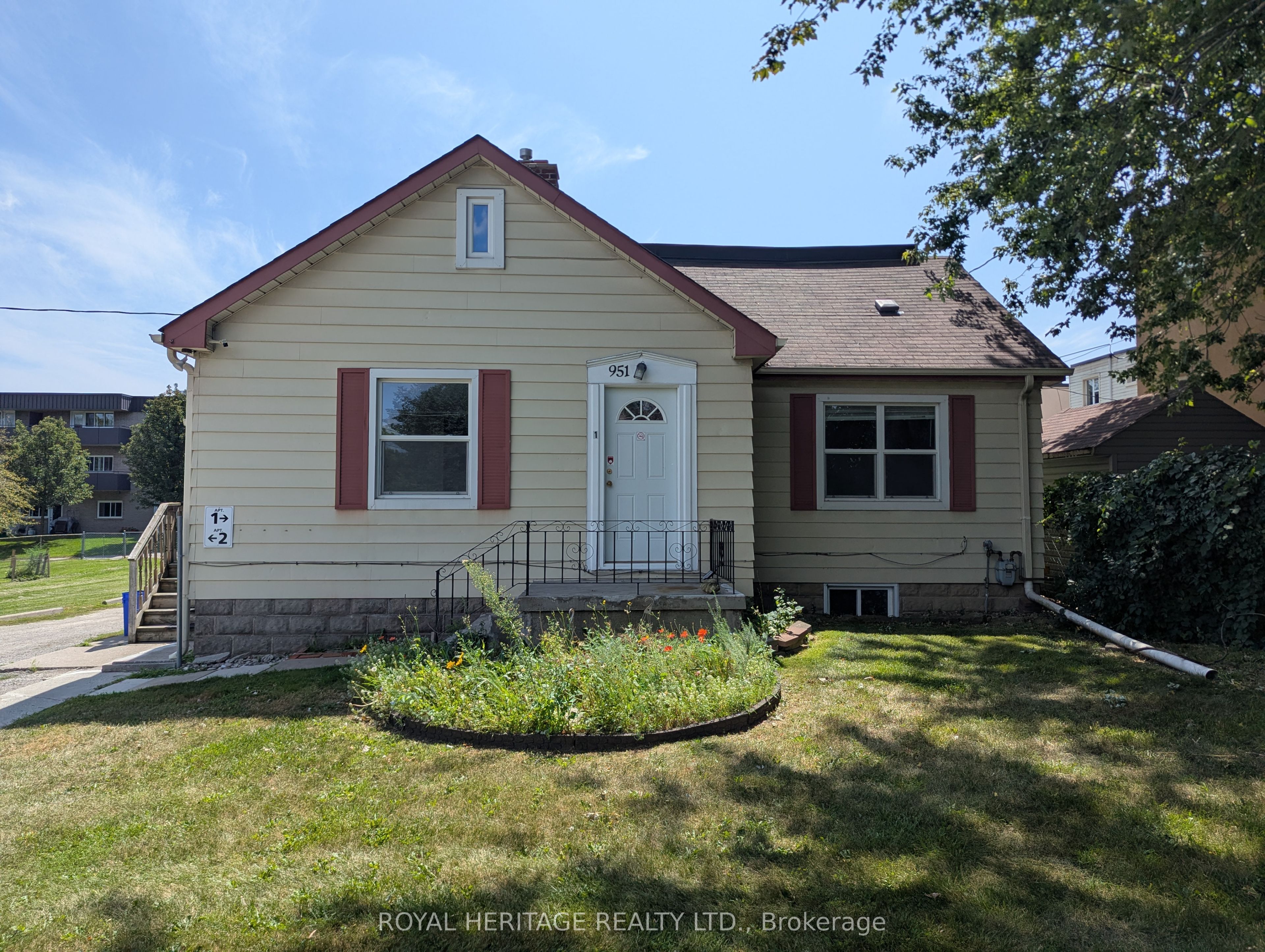 951 Dundas Street E 1, Whitby, ON L1N 2K1