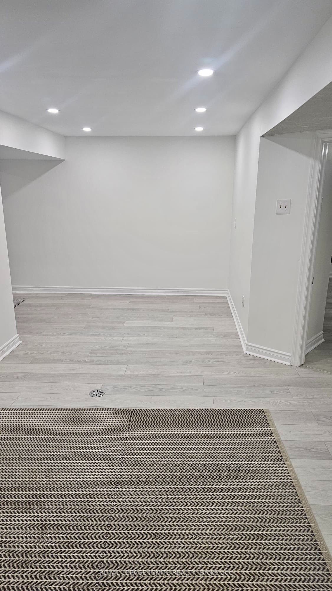 4046 Ellesmere Road BSMT, Toronto, ON M1C 1J2 photo 3